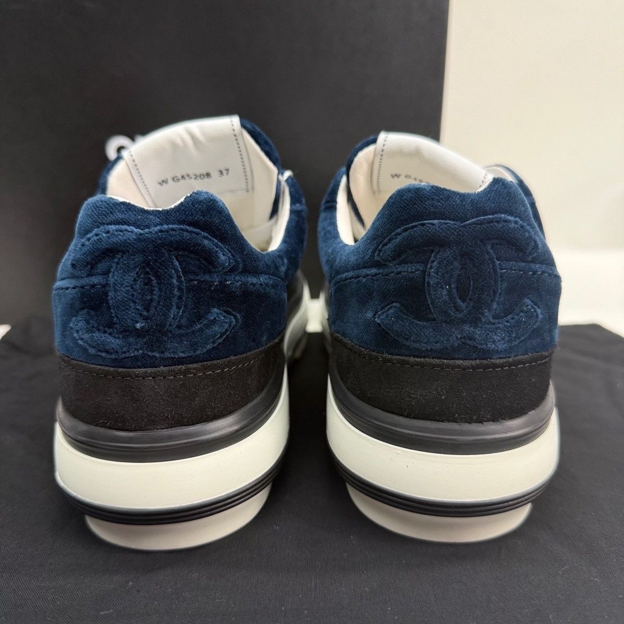Chanel Chanel Leather Blue Lowtop Sneakers us_6-5 Women Size US 6.5 / IT 36.5 - 6 Thumbnail