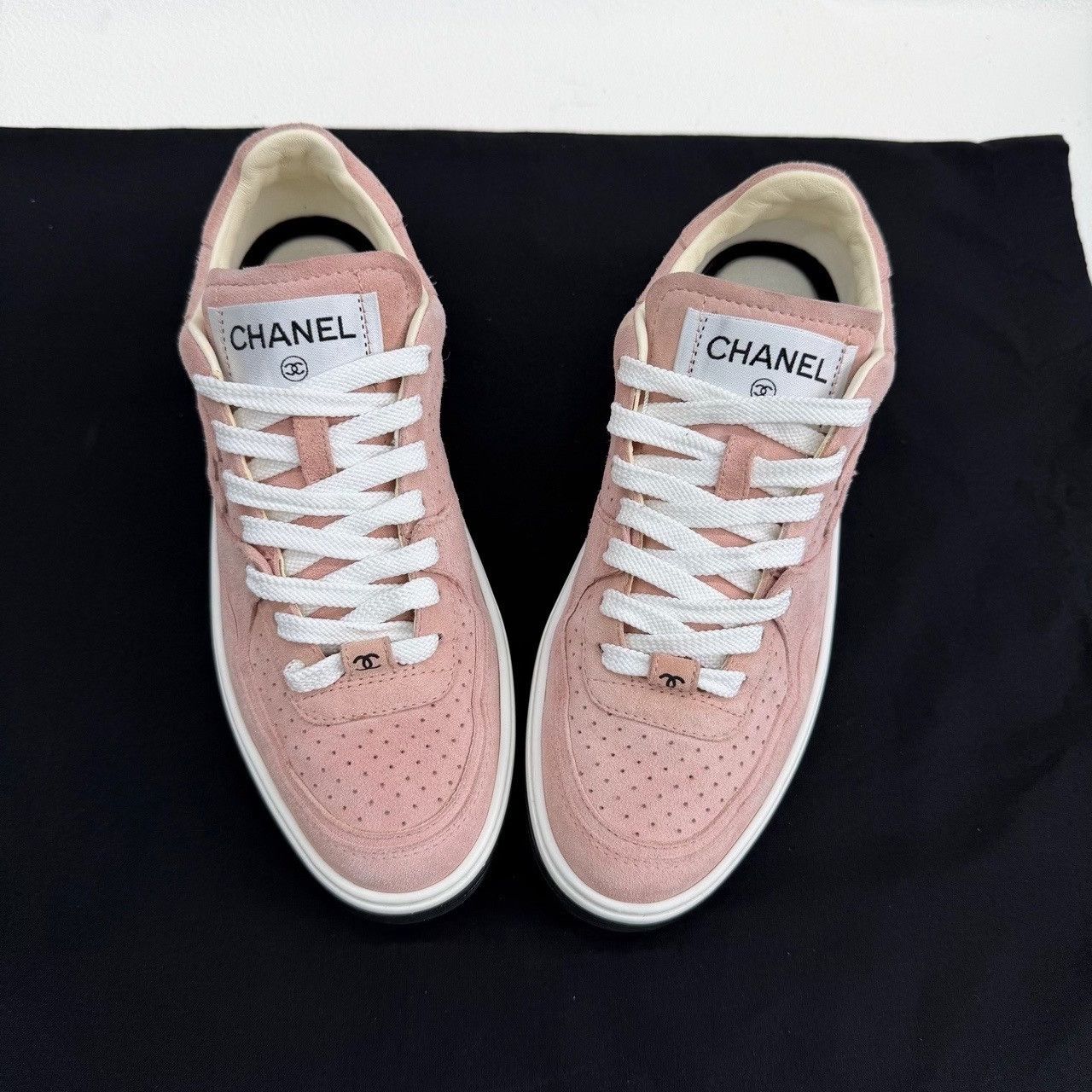 Chanel Chanel Retro Pink Lowtop Sneakers us_6-5 Women Size US 6.5 / IT 36.5 - 9 Thumbnail
