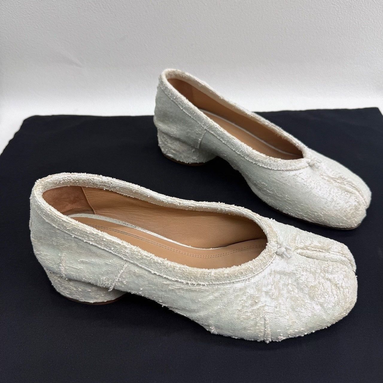 Maison Margiela Maison Margiela White Lowtop Sneakers us_8-5 Women Size US 8.5 / IT 38.5 - 3 Thumbnail