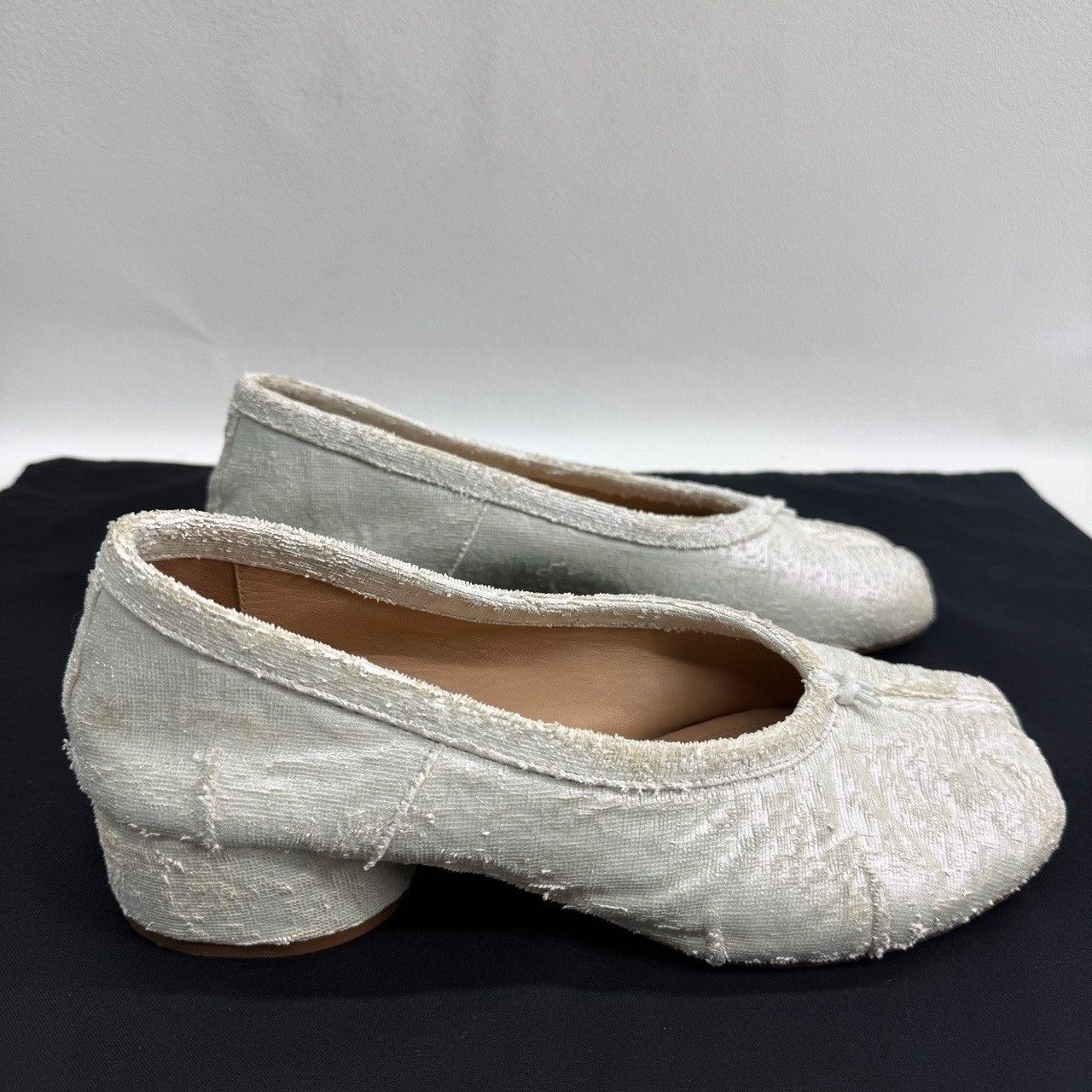 Maison Margiela Maison Margiela White Lowtop Sneakers us_8-5 Women Size US 8.5 / IT 38.5 - 4 Thumbnail
