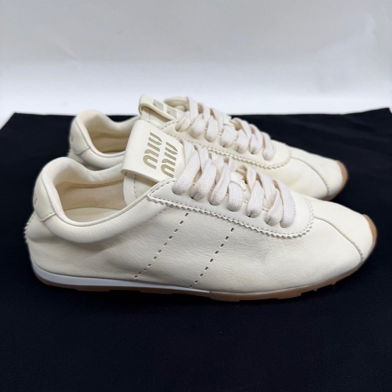 Miu Miu Miu Miu Leather White Lowtop Sneakers us_6 Women Size US 6 / IT 36 - 4 Thumbnail