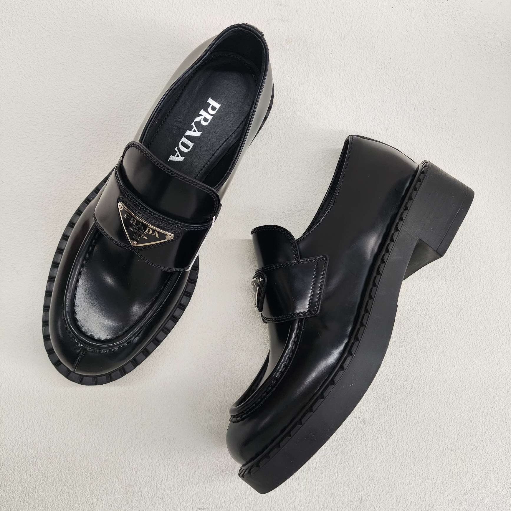 Prada Prada Retro Black Lowtop Sneakers us_6 Women Size US 6 / IT 36 - 7 Thumbnail