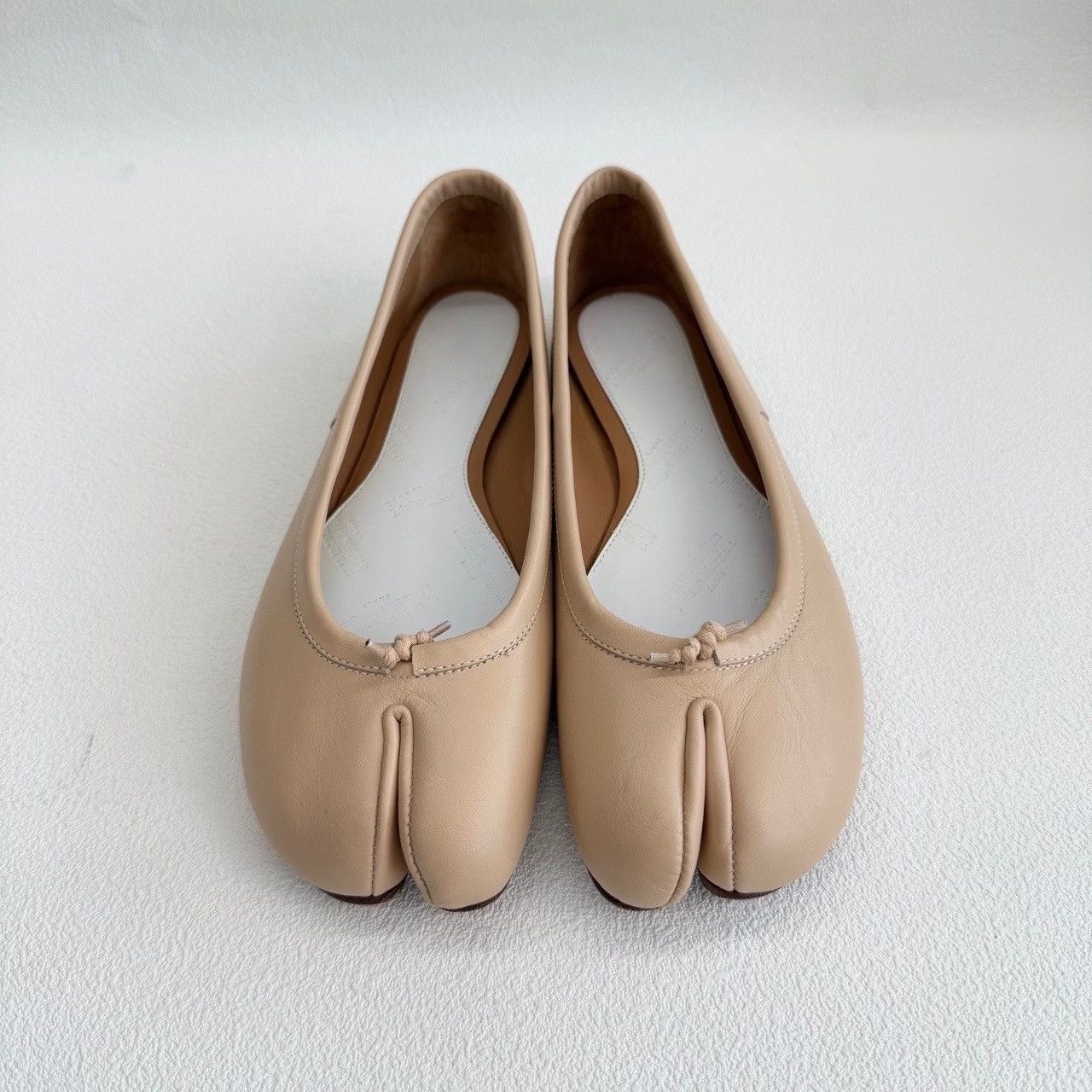Maison Margiela Maison Margiela Leather Beige Lowtop Sneakers us_6-5 Women Size US 6.5 / IT 36.5 - 2 Thumbnail