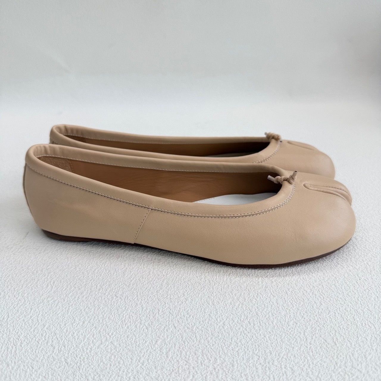 Maison Margiela Maison Margiela Leather Beige Lowtop Sneakers us_6-5 Women Size US 6.5 / IT 36.5 - 4 Thumbnail