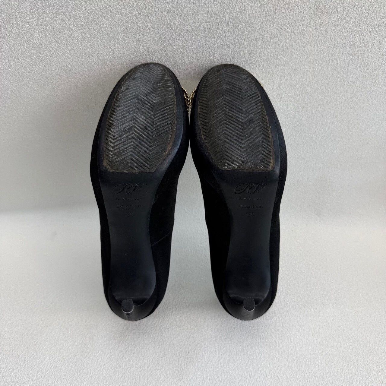 Roger Vivier Roger Vivier Retro Black Lowtop Sneakers us_8-5 Women Size US 8.5 / IT 38.5 - 7 Thumbnail