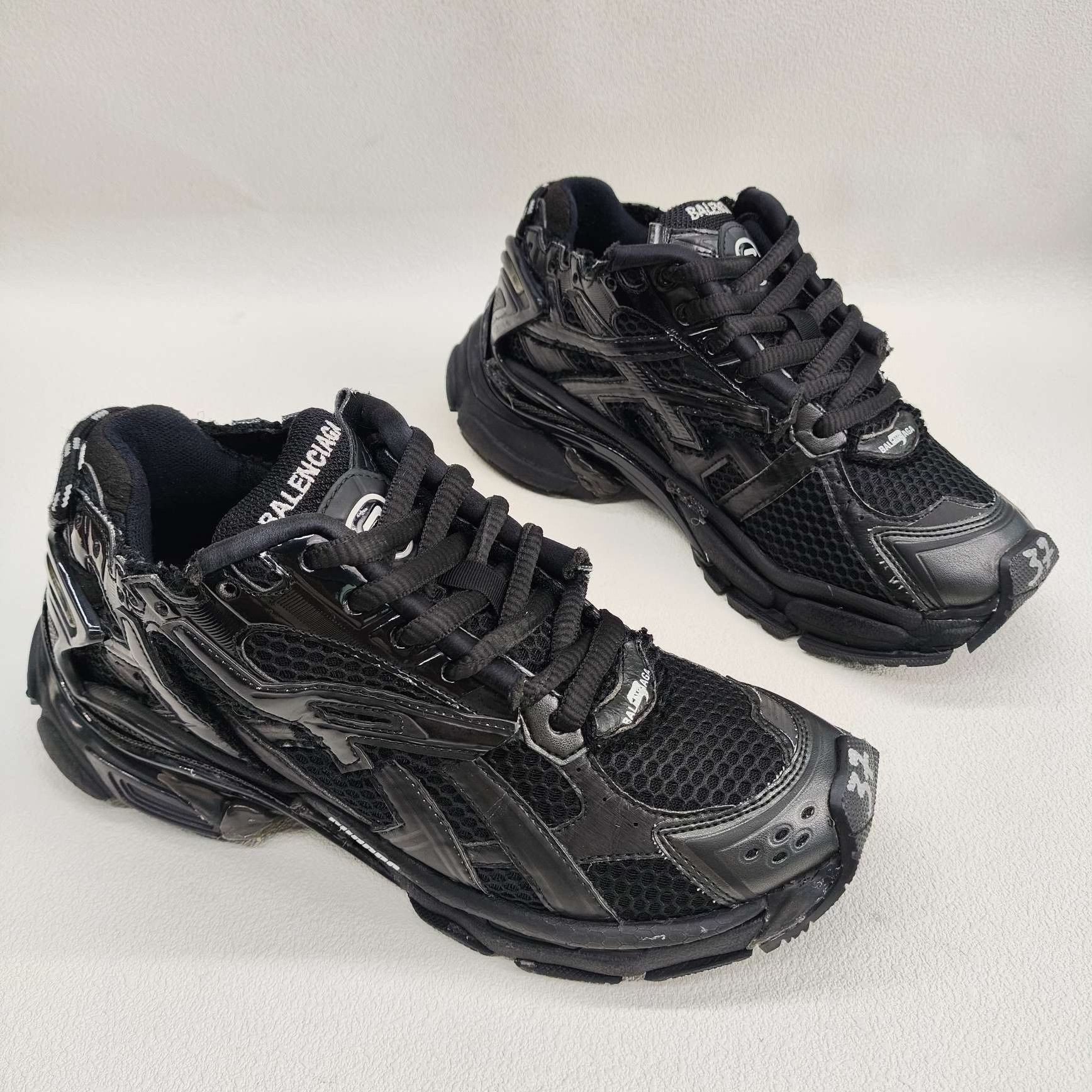 Balenciaga Balenciaga Running Black Lowtop Sneakers us_6-5 Women Size US 6.5 / IT 36.5 - 3 Thumbnail