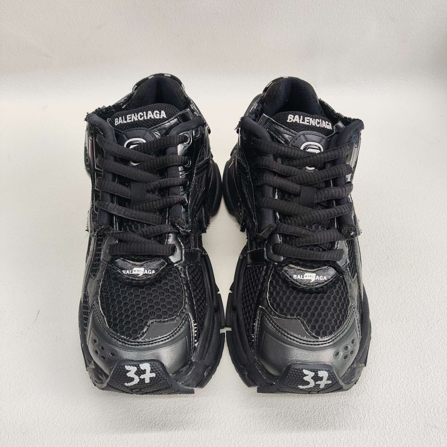 Balenciaga Balenciaga Running Black Lowtop Sneakers us_6-5 Women Size US 6.5 / IT 36.5 - 2 Thumbnail