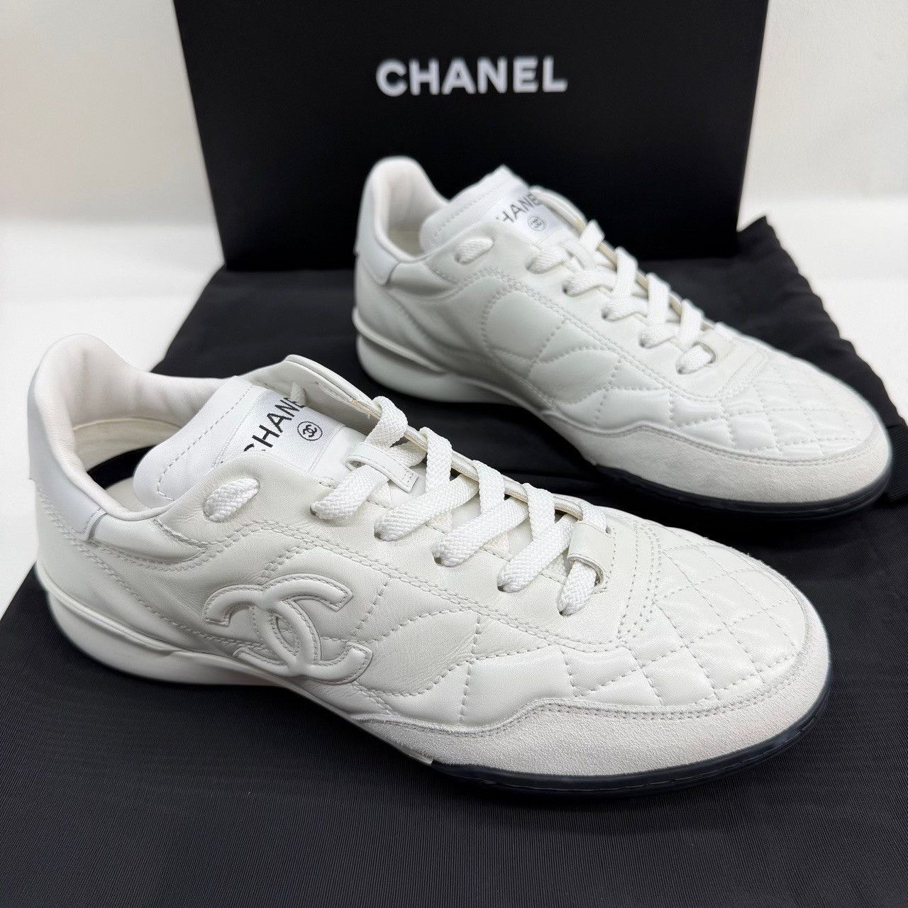 Chanel Chanel Leather White Lowtop Sneakers us_5 Women Size US 5 / IT 35 - 3 Thumbnail