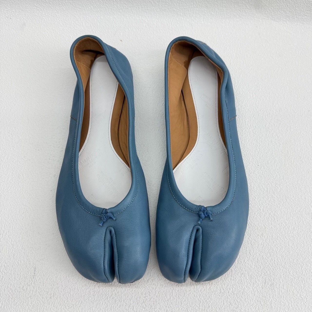 Maison Margiela Maison Margiela Blue Lowtop Sneakers us_9 Women Size US 9 / IT 39 - 2 Thumbnail