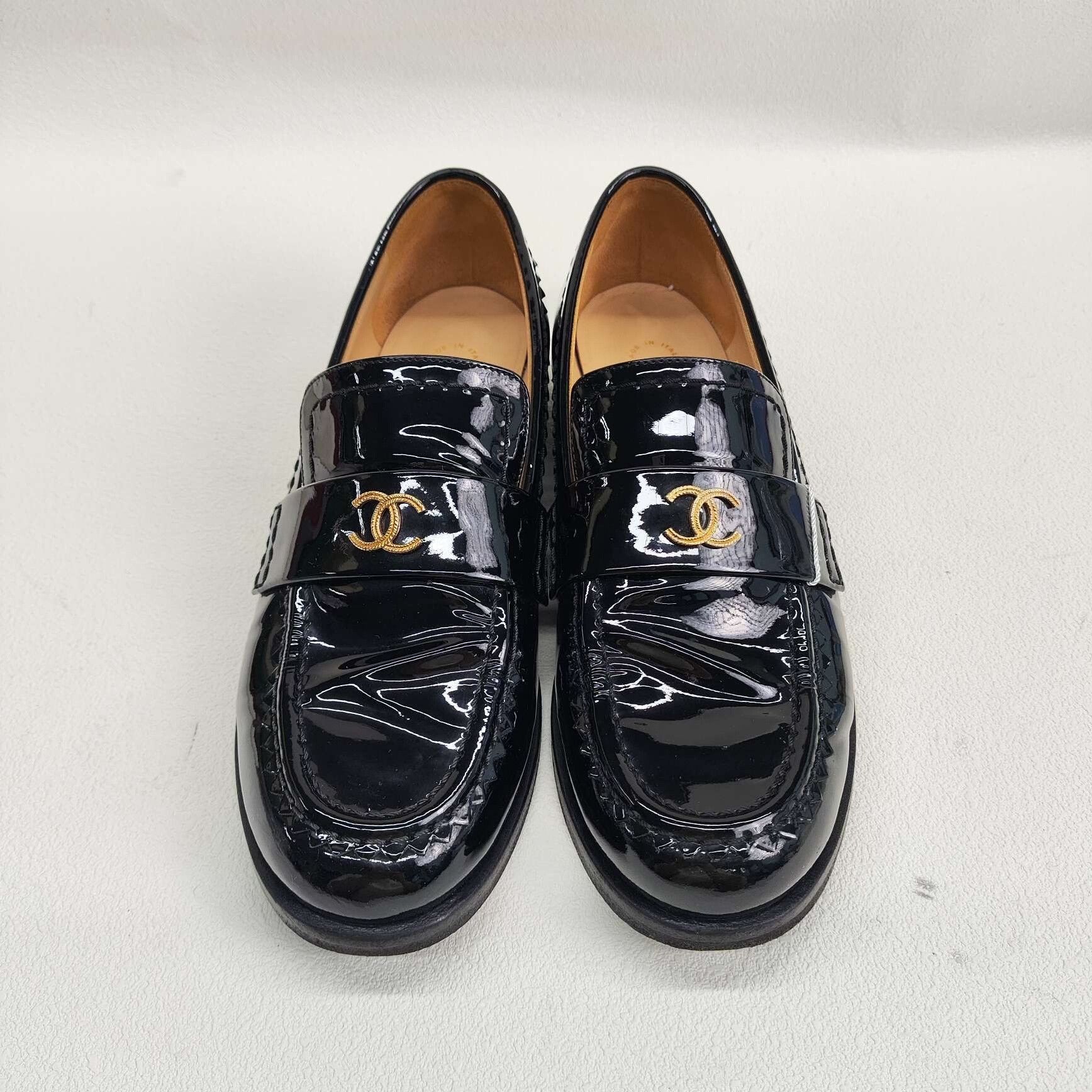 Chanel Chanel Retro Black Lowtop Sneakers us_7-5 Women Size US 7.5 / IT 37.5 - 2 Thumbnail