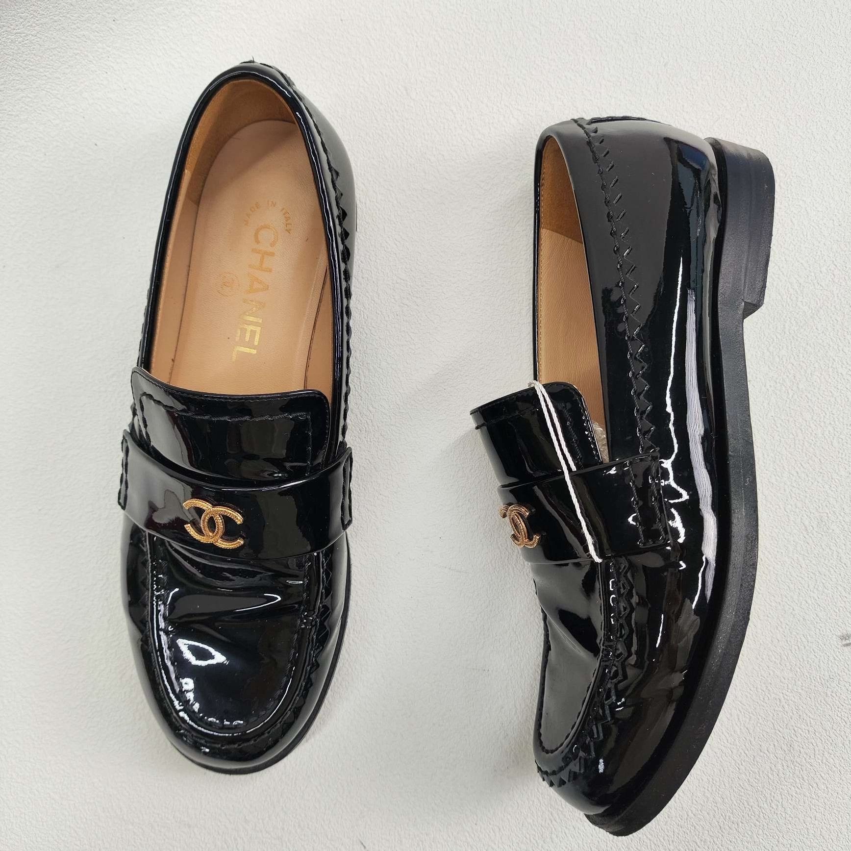Chanel Chanel Retro Black Lowtop Sneakers us_7-5 Women Size US 7.5 / IT 37.5 - 8 Thumbnail