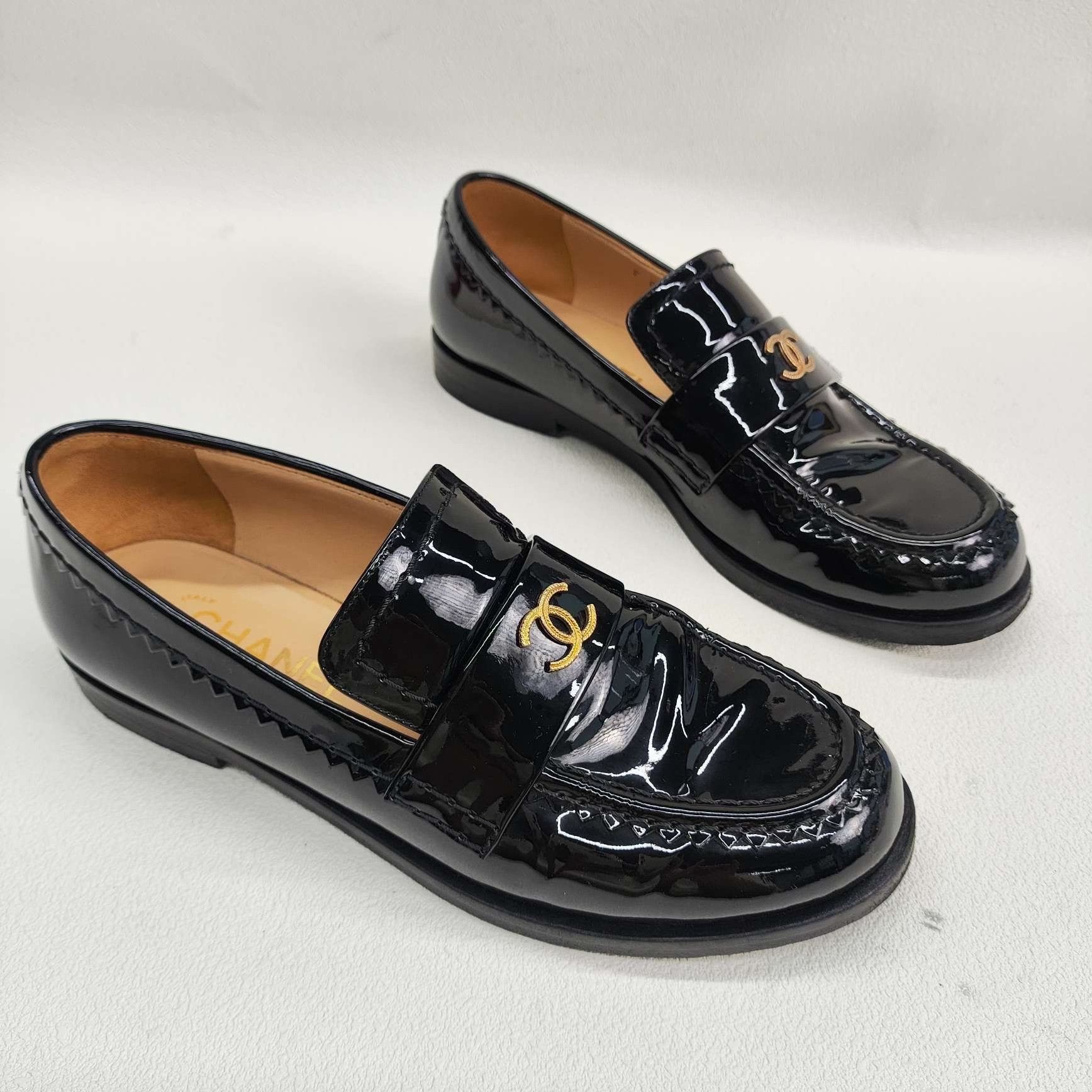 Chanel Chanel Retro Black Lowtop Sneakers us_7-5 Women Size US 7.5 / IT 37.5 - 3 Thumbnail