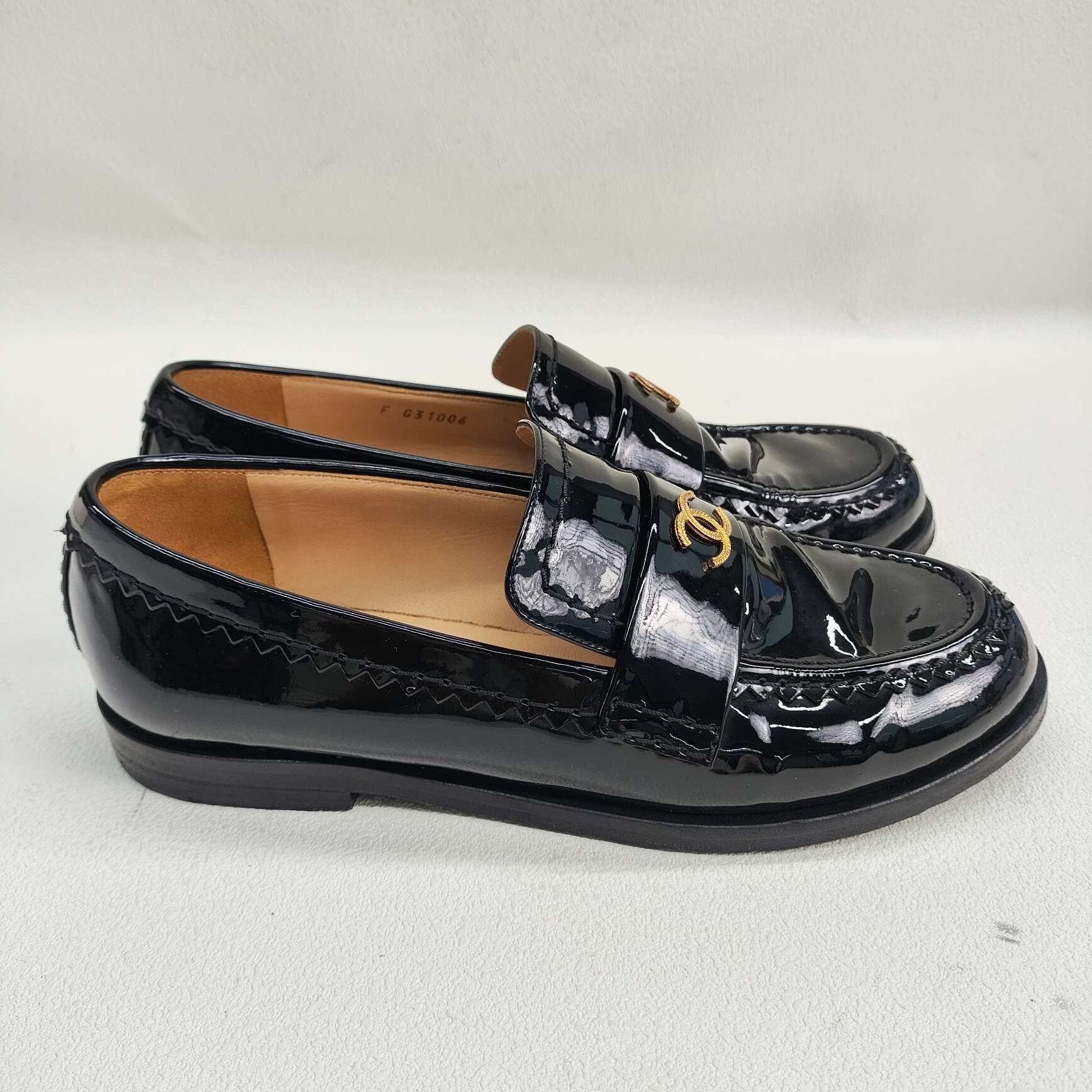 Chanel Chanel Retro Black Lowtop Sneakers us_7-5 Women Size US 7.5 / IT 37.5 - 4 Thumbnail