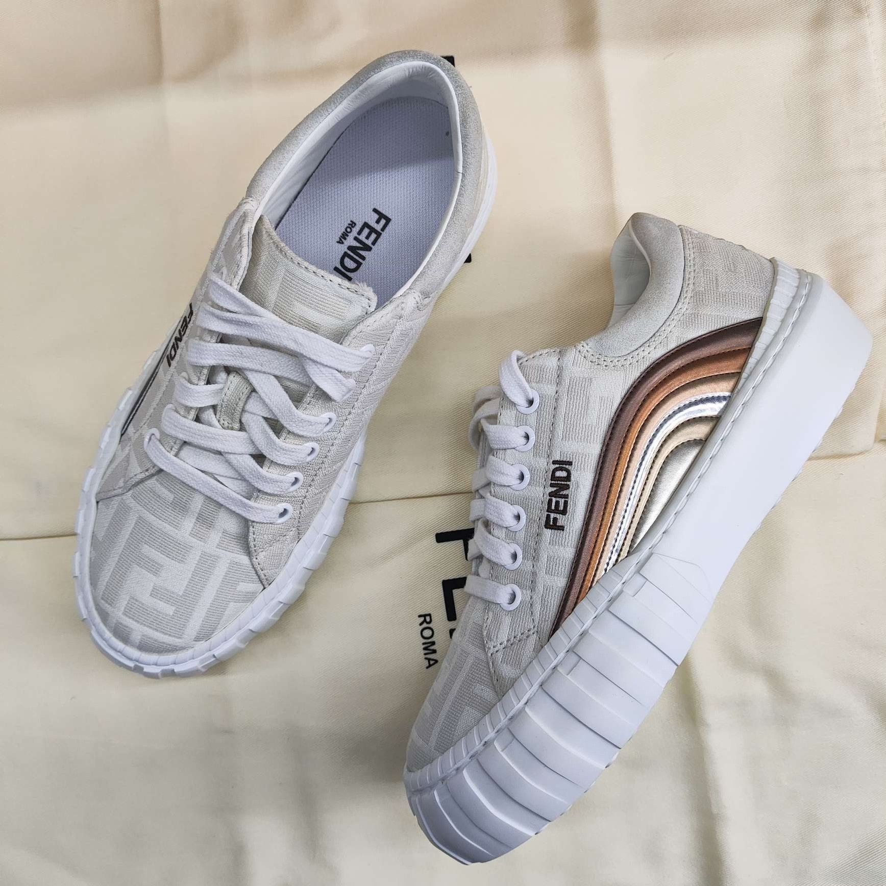 Fendi Fendi Leather White Lowtop Sneakers us_6-5 Women Size US 6.5 / IT 36.5 - 8 Thumbnail