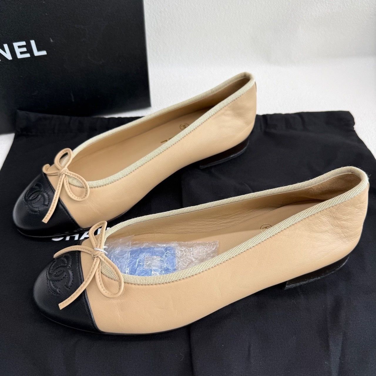 Chanel Chanel Black Lowtop Sneakers us_6 Women Size US 6 / IT 36 - 2 Thumbnail