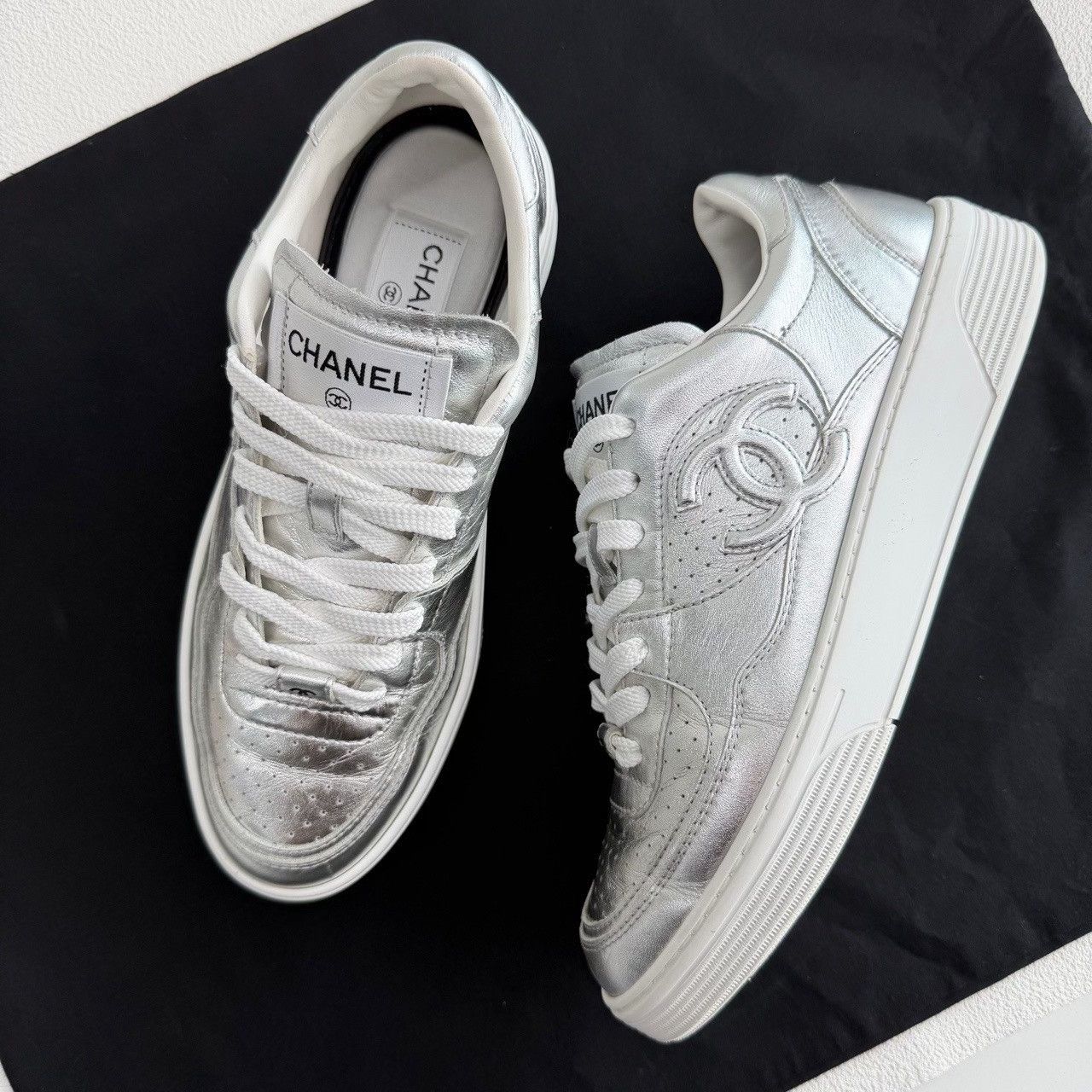 Chanel Chanel Leather Silver Lowtop Sneakers us_7-5 Women Size US 7.5 / IT 37.5 - 8 Thumbnail