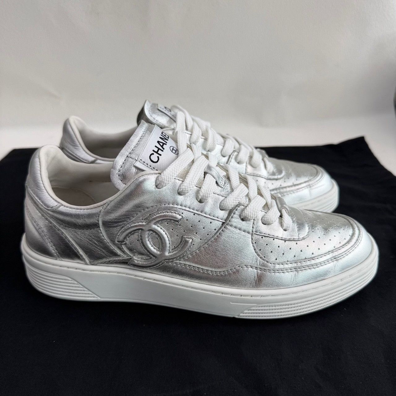 Chanel Chanel Leather Silver Lowtop Sneakers us_7-5 Women Size US 7.5 / IT 37.5 - 4 Thumbnail