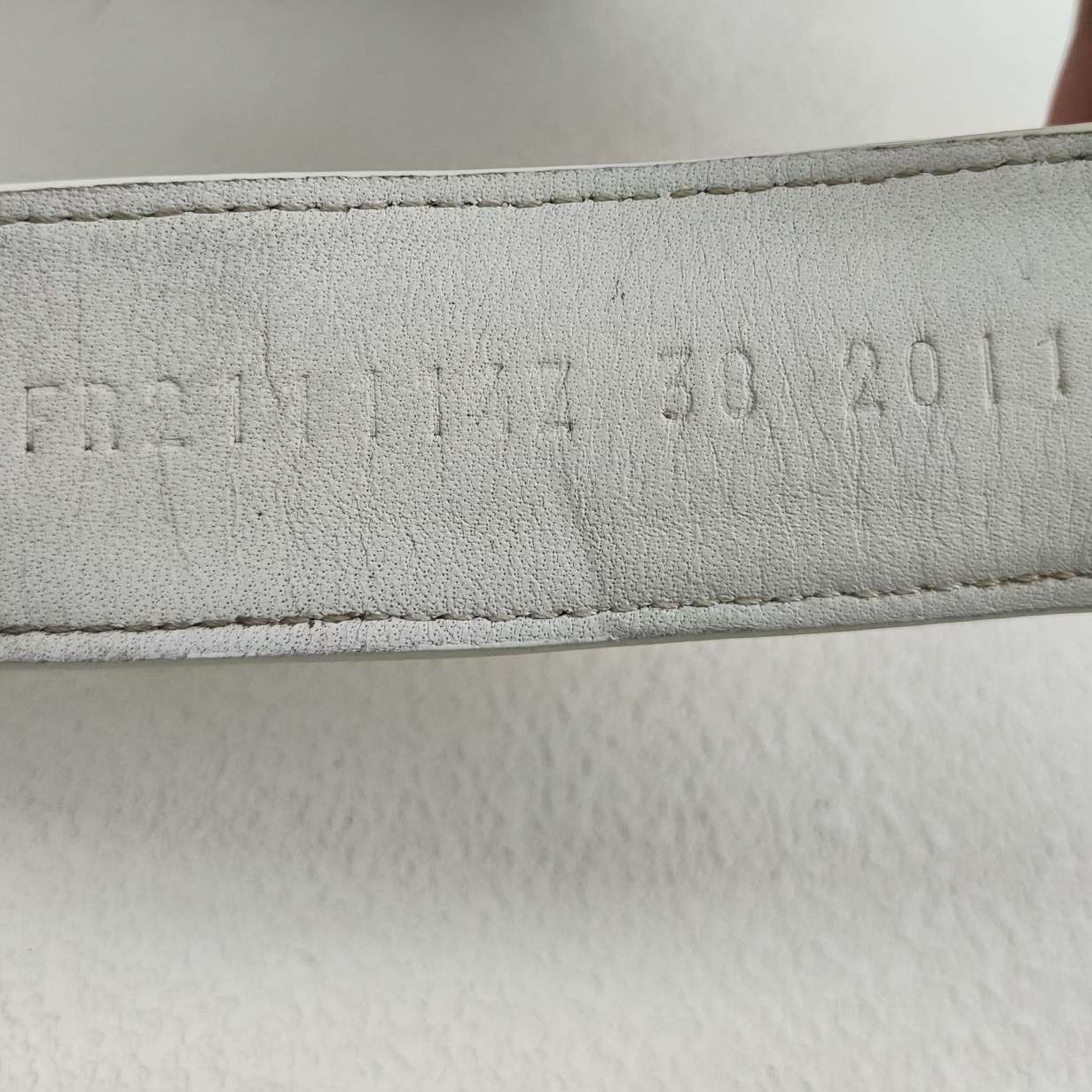 Hermes Hermes White Sandals us_7-5 Women Size US 7.5 / IT 37.5 - 6 Thumbnail