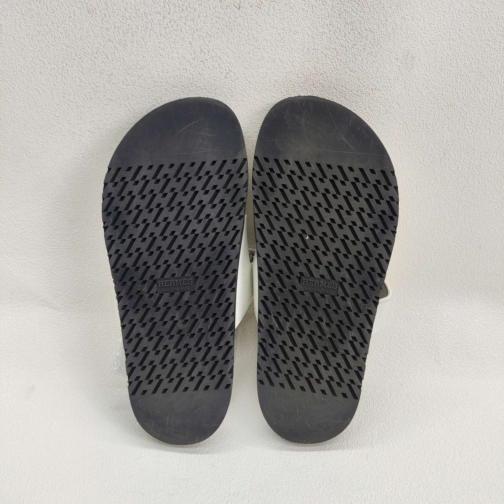 Hermes Hermes White Sandals us_7-5 Women Size US 7.5 / IT 37.5 - 7 Thumbnail