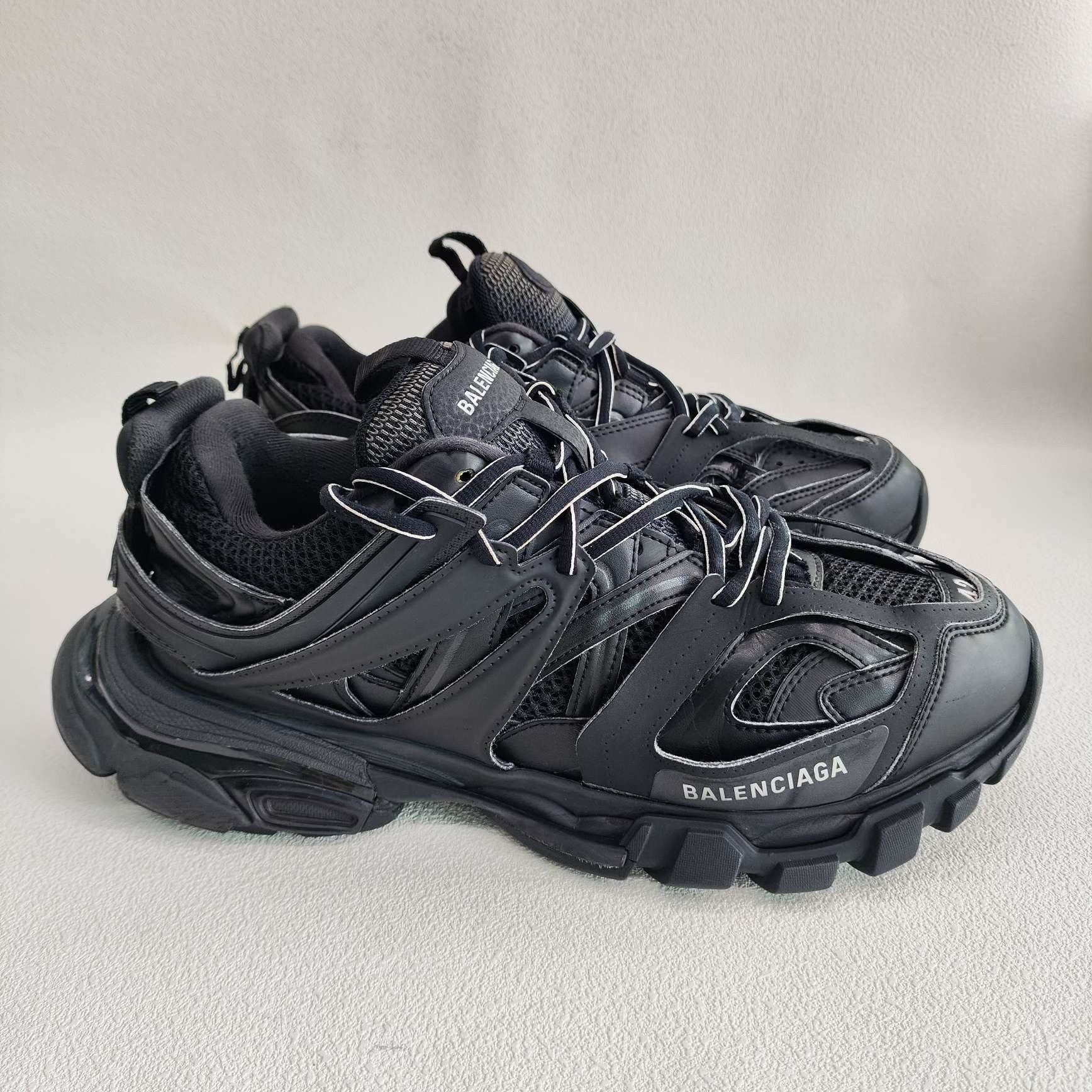 Balenciaga Balenciaga Distressed Black Lowtop Sneakers 9 Men Size US 9 / EU 42 - 4 Thumbnail