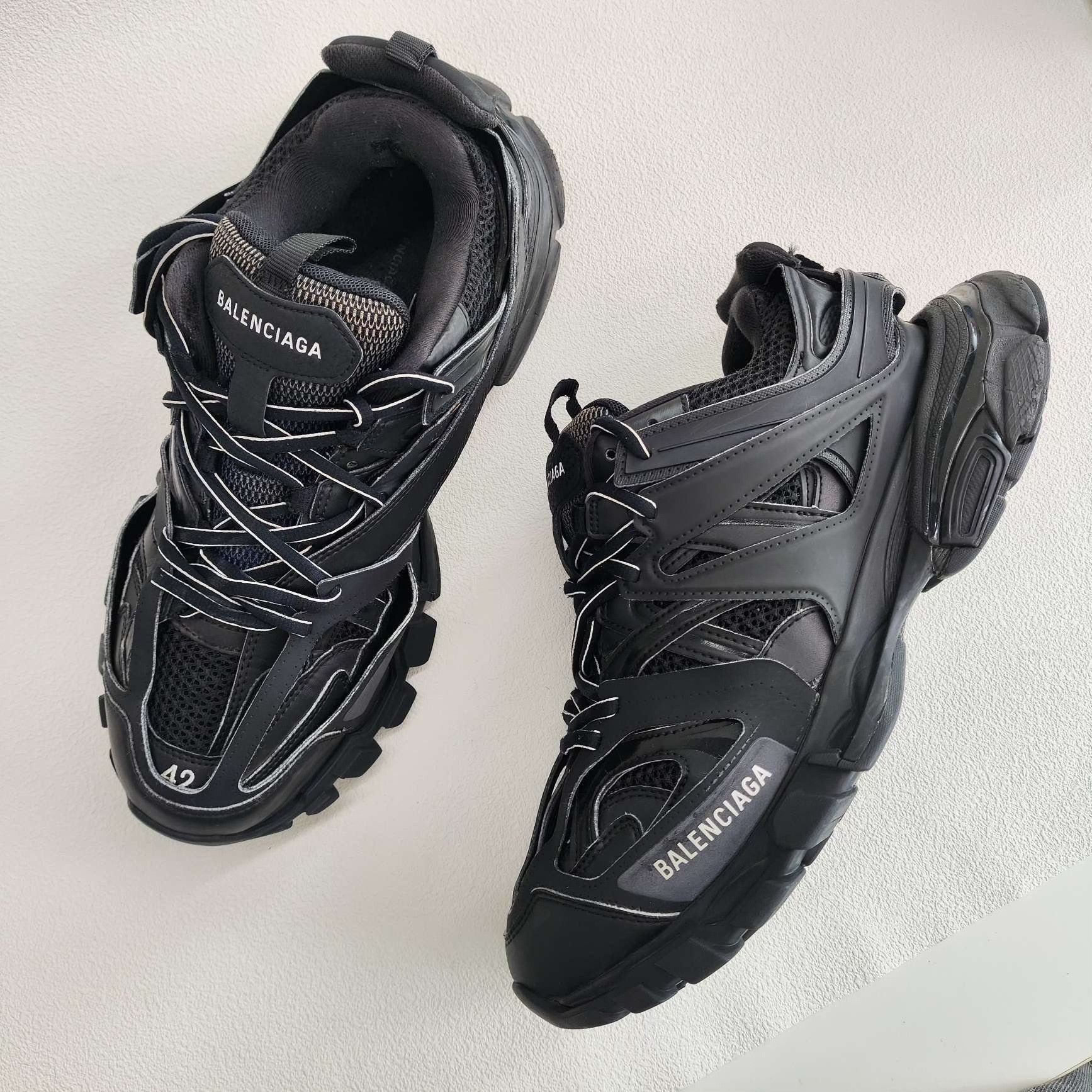 Balenciaga Balenciaga Distressed Black Lowtop Sneakers 9 Men Size US 9 / EU 42 - 8 Thumbnail