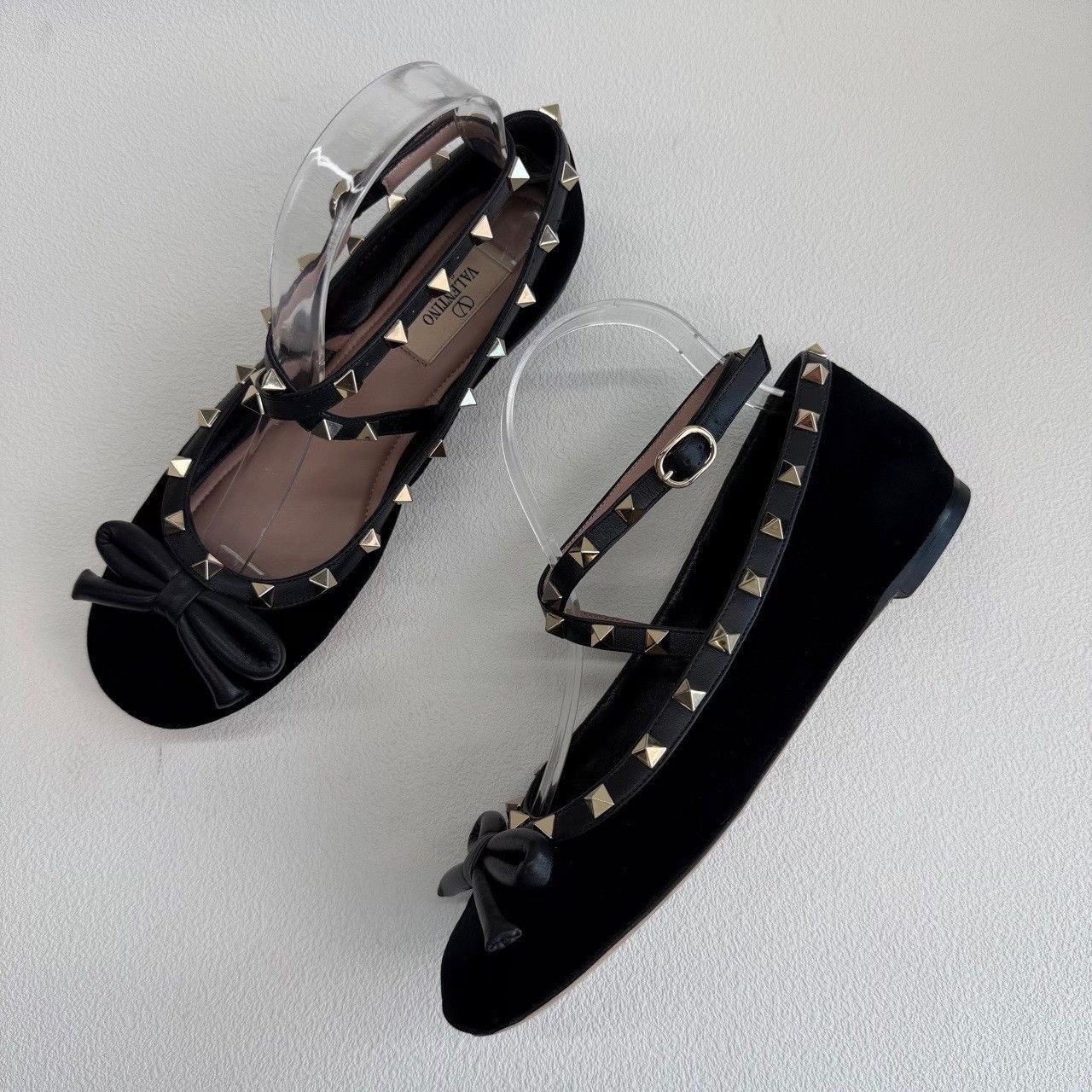 Valentino Valentino Casual Black Lowtop Sneakers us_6-5 Women Size US 6.5 / IT 36.5 - 8 Thumbnail