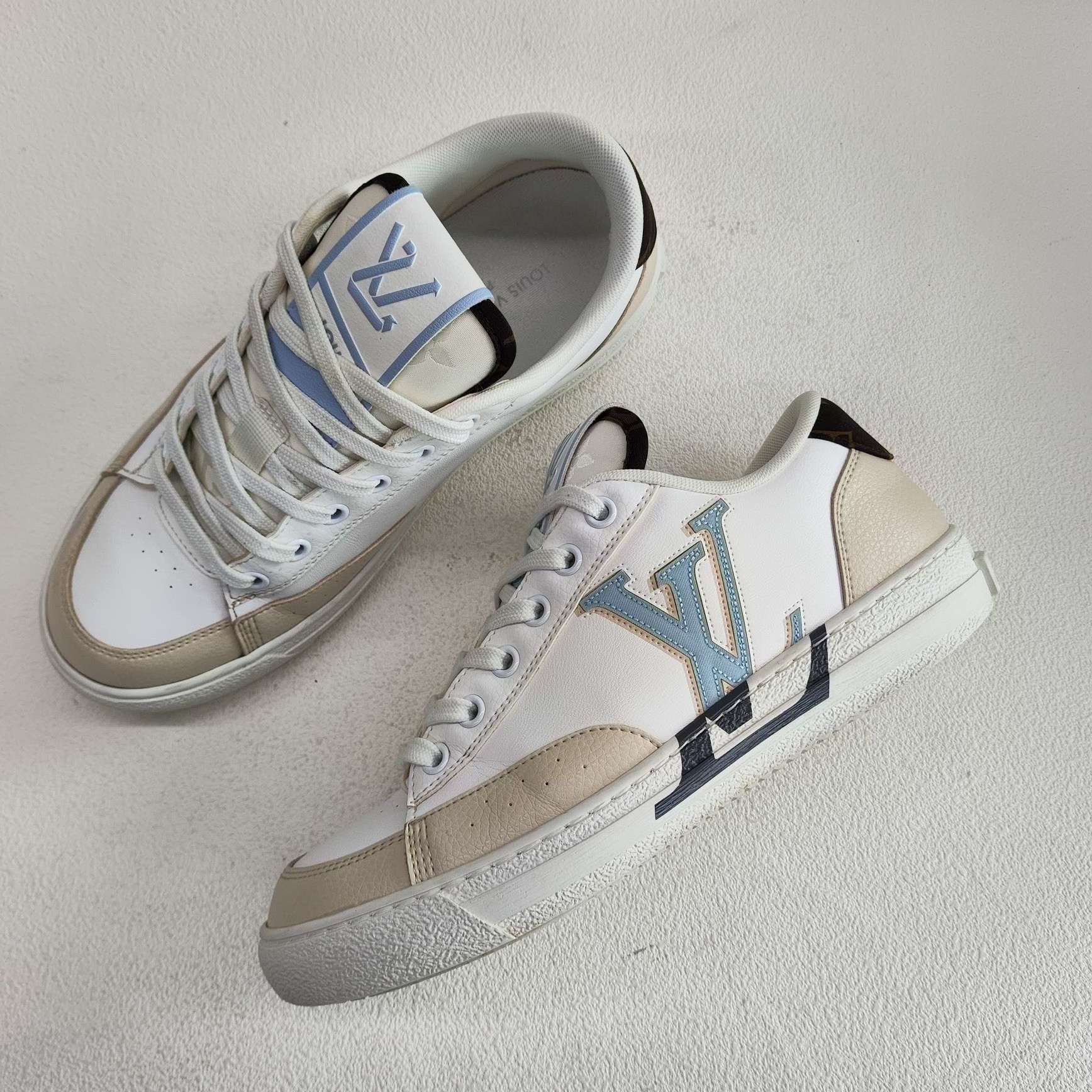 Louis Vuitton Louis Vuitton White Lowtop Sneakers us_6-5 Women Size US 6.5 / IT 36.5 - 7 Thumbnail