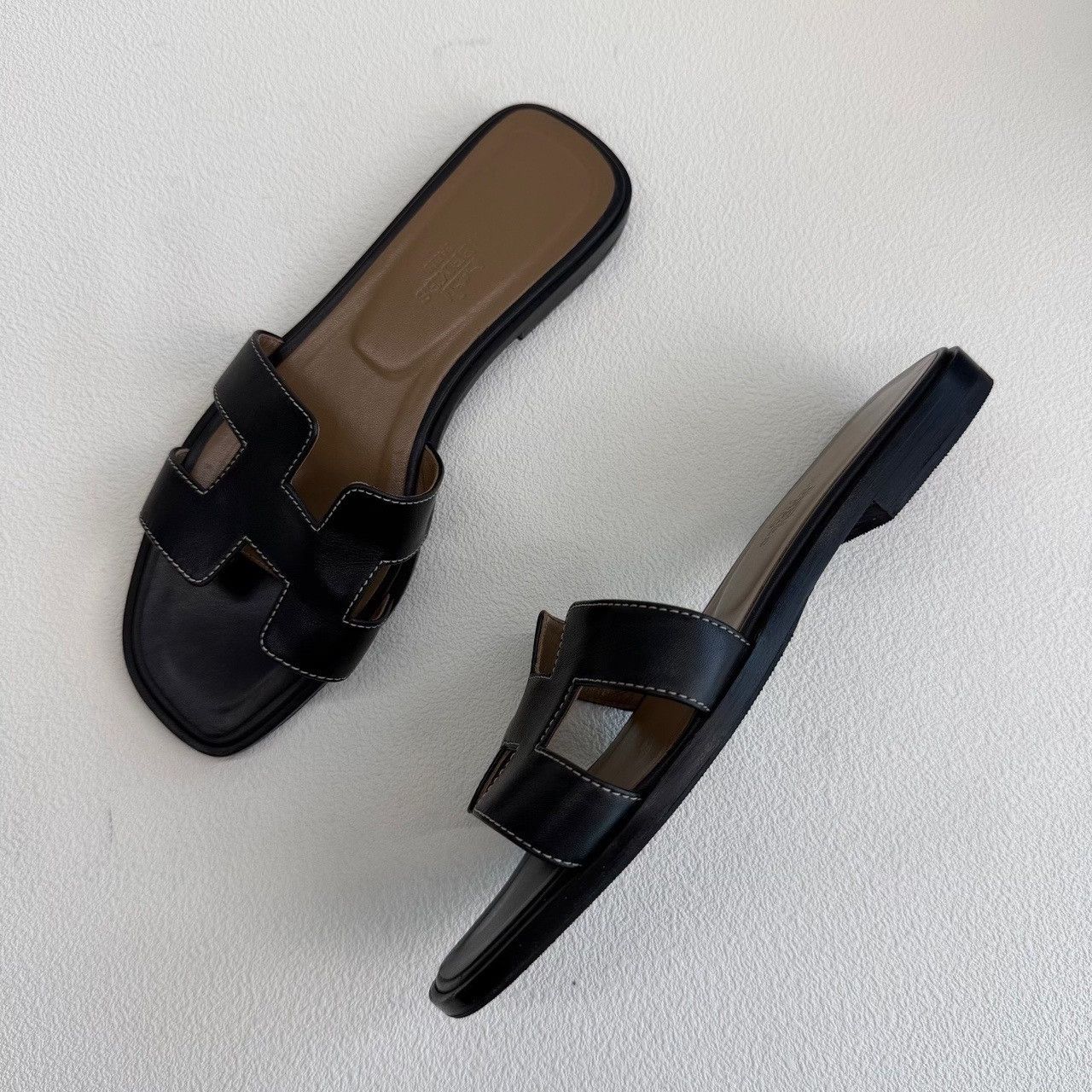 Hermes Hermes Leather Black Sandals us_6-5 Women Size US 6.5 / IT 36.5 - 8 Thumbnail