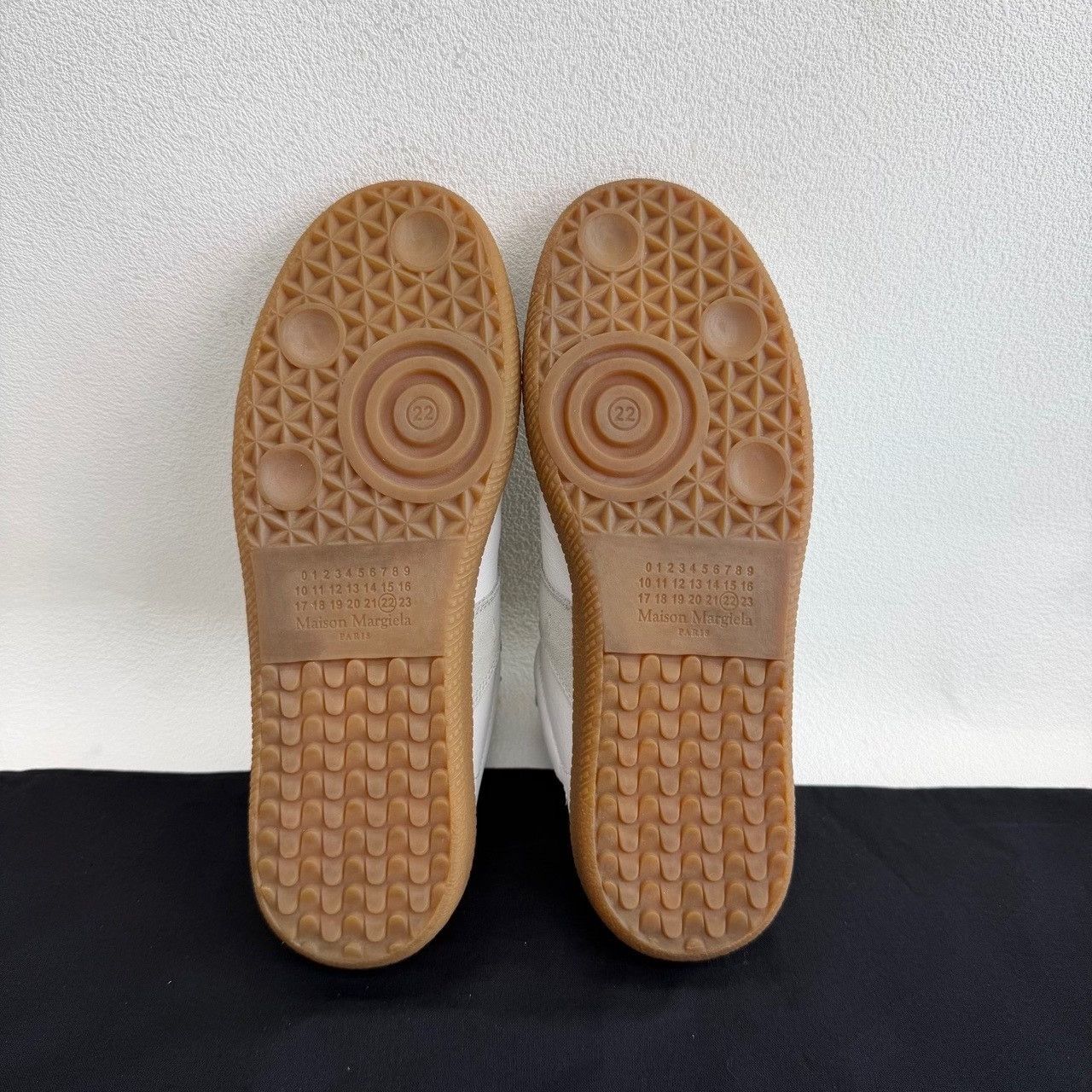 Maison Margiela Maison Margiela White Lowtop Sneakers us_5 Women Size US 5 / IT 35 - 7 Thumbnail
