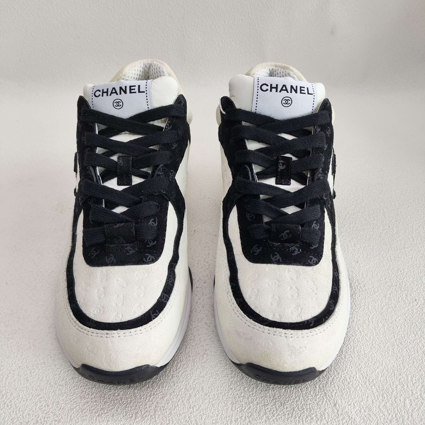 Chanel Chanel Casual Black Lowtop Sneakers us_8-5 Women Size US 8.5 / IT 38.5 - 2 Thumbnail