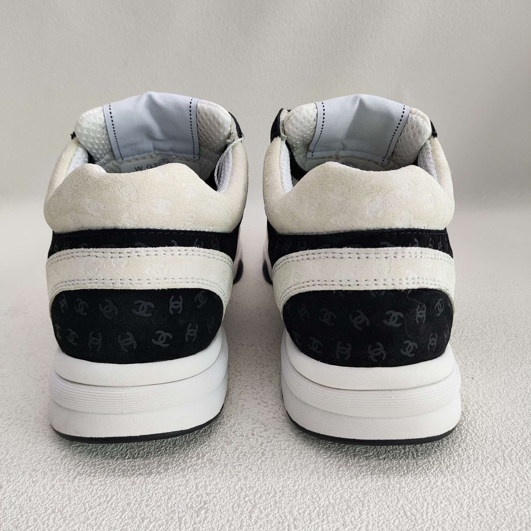 Chanel Chanel Casual Black Lowtop Sneakers us_8-5 Women Size US 8.5 / IT 38.5 - 5 Thumbnail