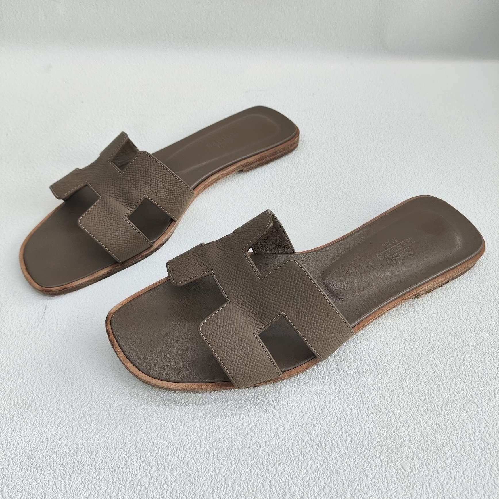 Hermes Hermes Gray Sandals us_7-5 Women Size US 7.5 / IT 37.5 - 2 Thumbnail