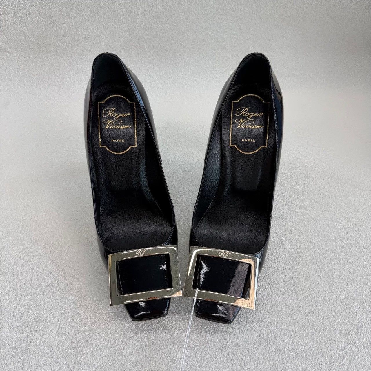 Roger Vivier Roger Vivier Retro Gold Lowtop Sneakers us_6 Women Size US 6 / IT 36 - 9 Thumbnail