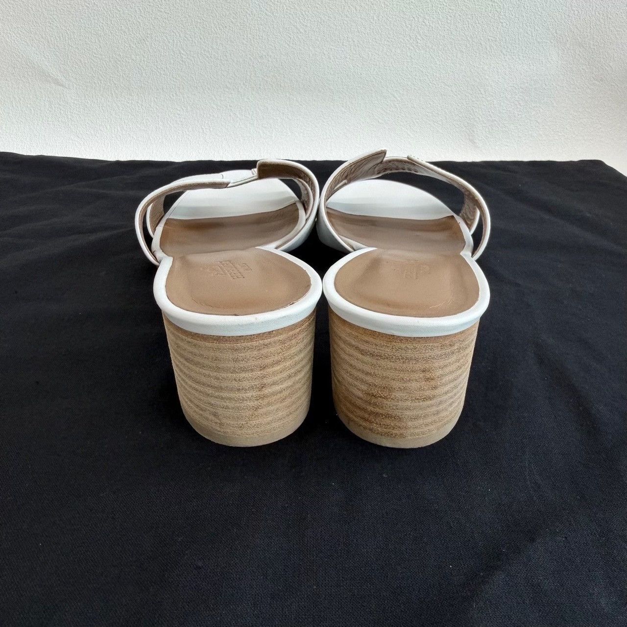 Hermes Hermes White Sandals us_8-5 Women Size US 8.5 / IT 38.5 - 5 Thumbnail
