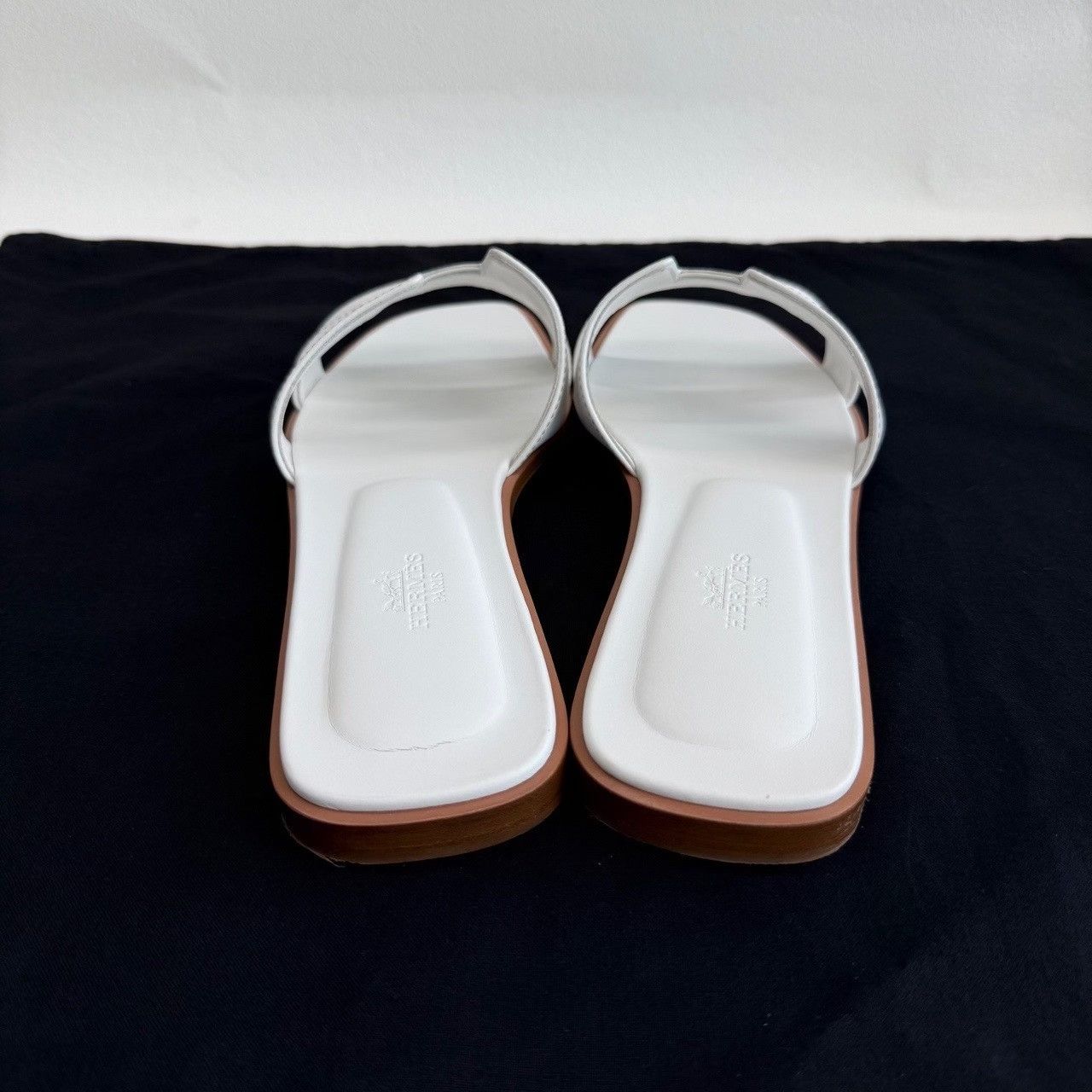Hermes Hermes White Sandals us_8-5 Women Size US 8.5 / IT 38.5 - 5 Thumbnail