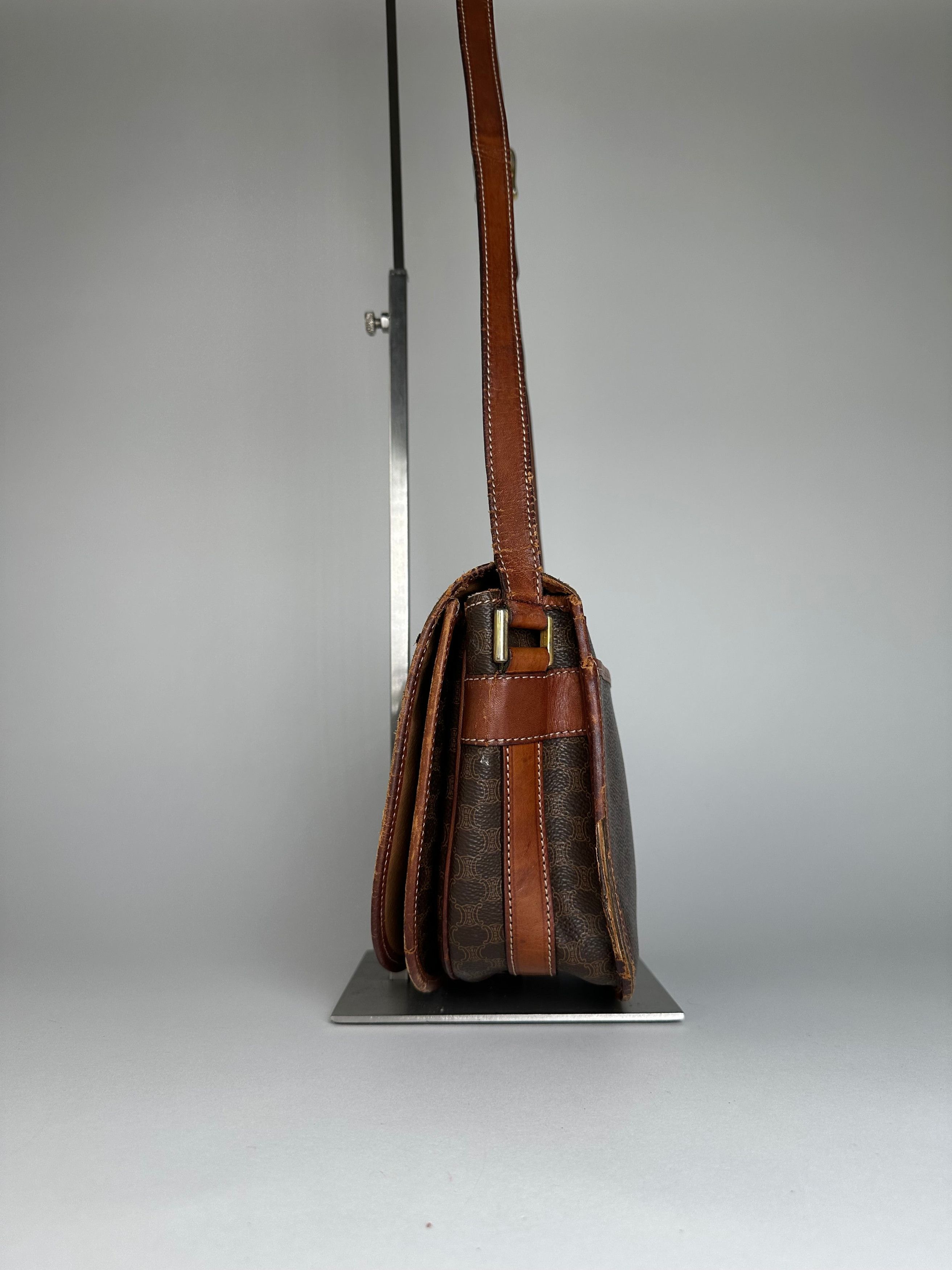 Celine Vintage Paris Triomphe Monogram Leather Shoulder Bag Brown Size ONE SIZE - 3 Thumbnail