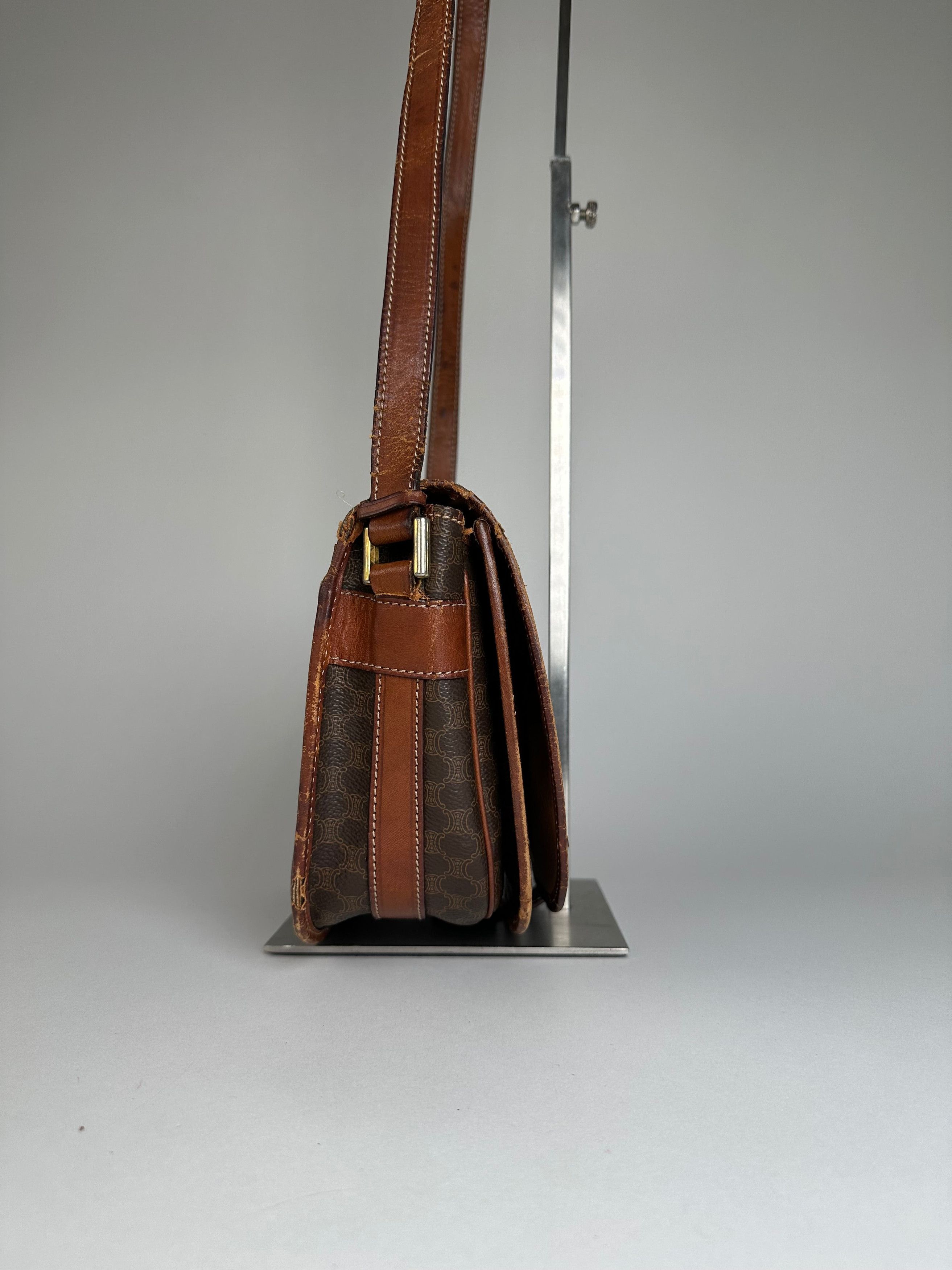 Celine Vintage Paris Triomphe Monogram Leather Shoulder Bag Brown Size ONE SIZE - 8 Thumbnail