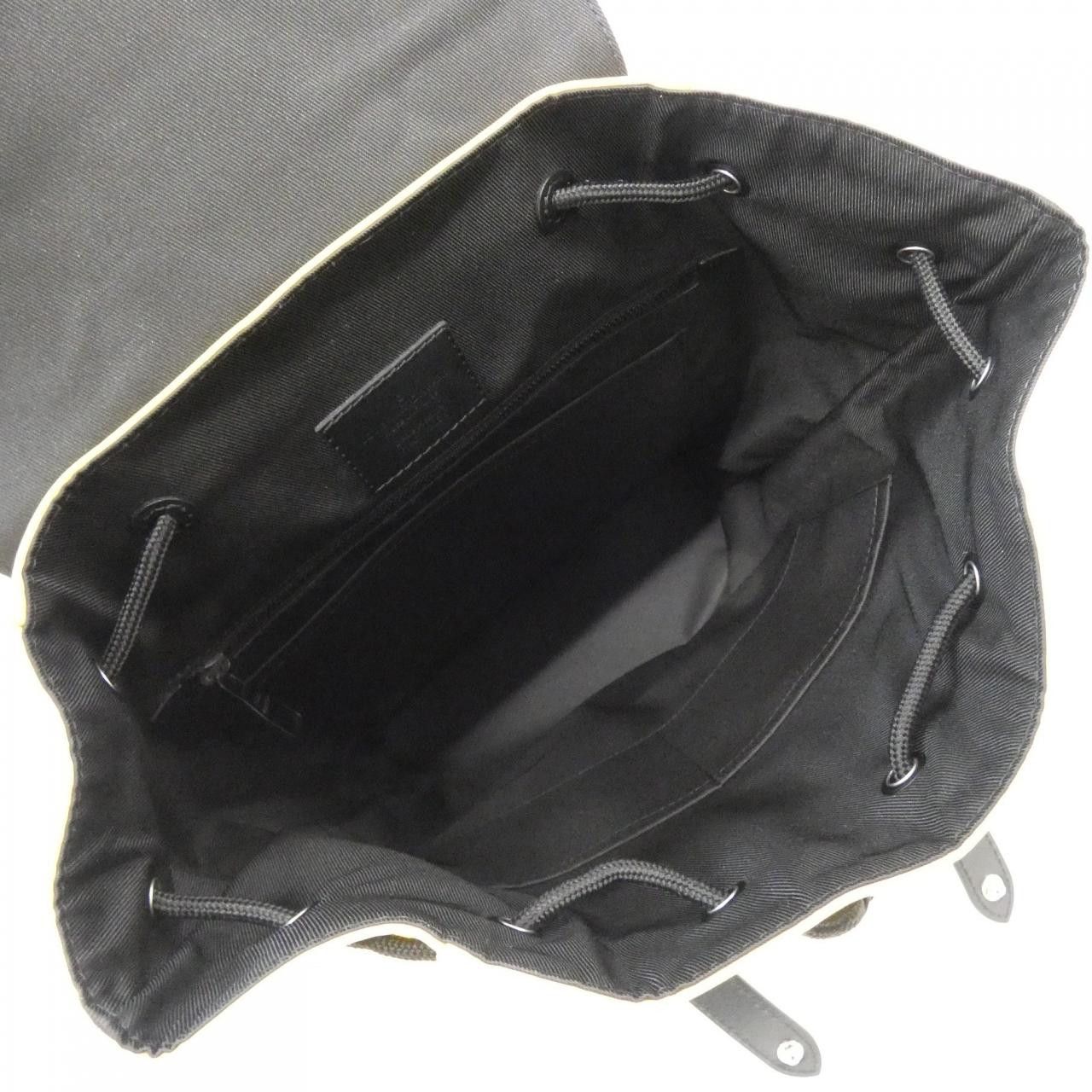 Louis Vuitton Louis Vuitton Louis Vuitton Damier Scuba Christopher Calf Backpack Leather Backpack M25016 DUTY FREE for USA Size ONE SIZE - 9 Thumbnail