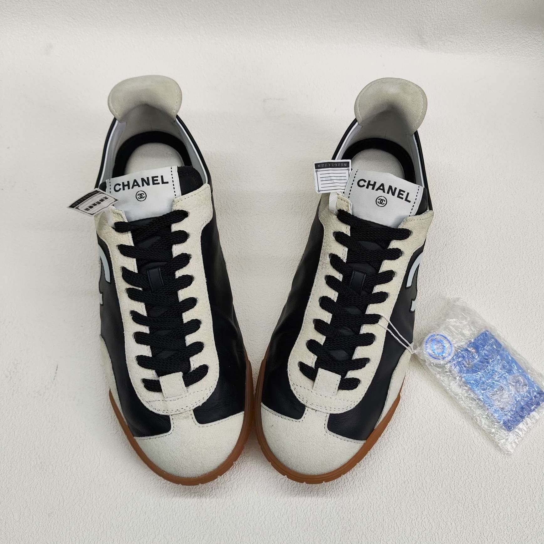 Chanel Chanel Suede Black Lowtop Sneakers us_8-5 Women Size US 8.5 / IT 38.5 - 9 Thumbnail