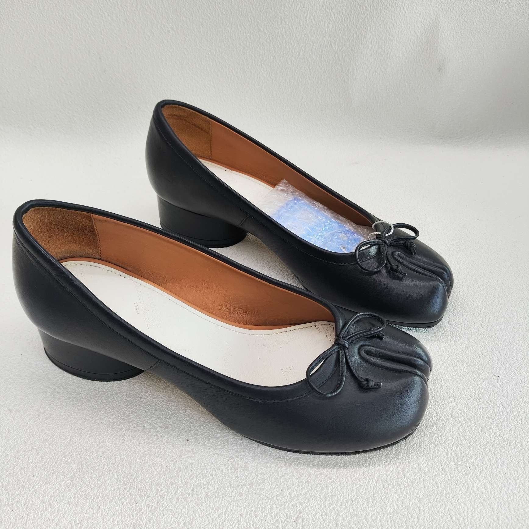 Maison Margiela Maison Margiela Black Lowtop Sneakers us_6 Women Size US 6 / IT 36 - 3 Thumbnail