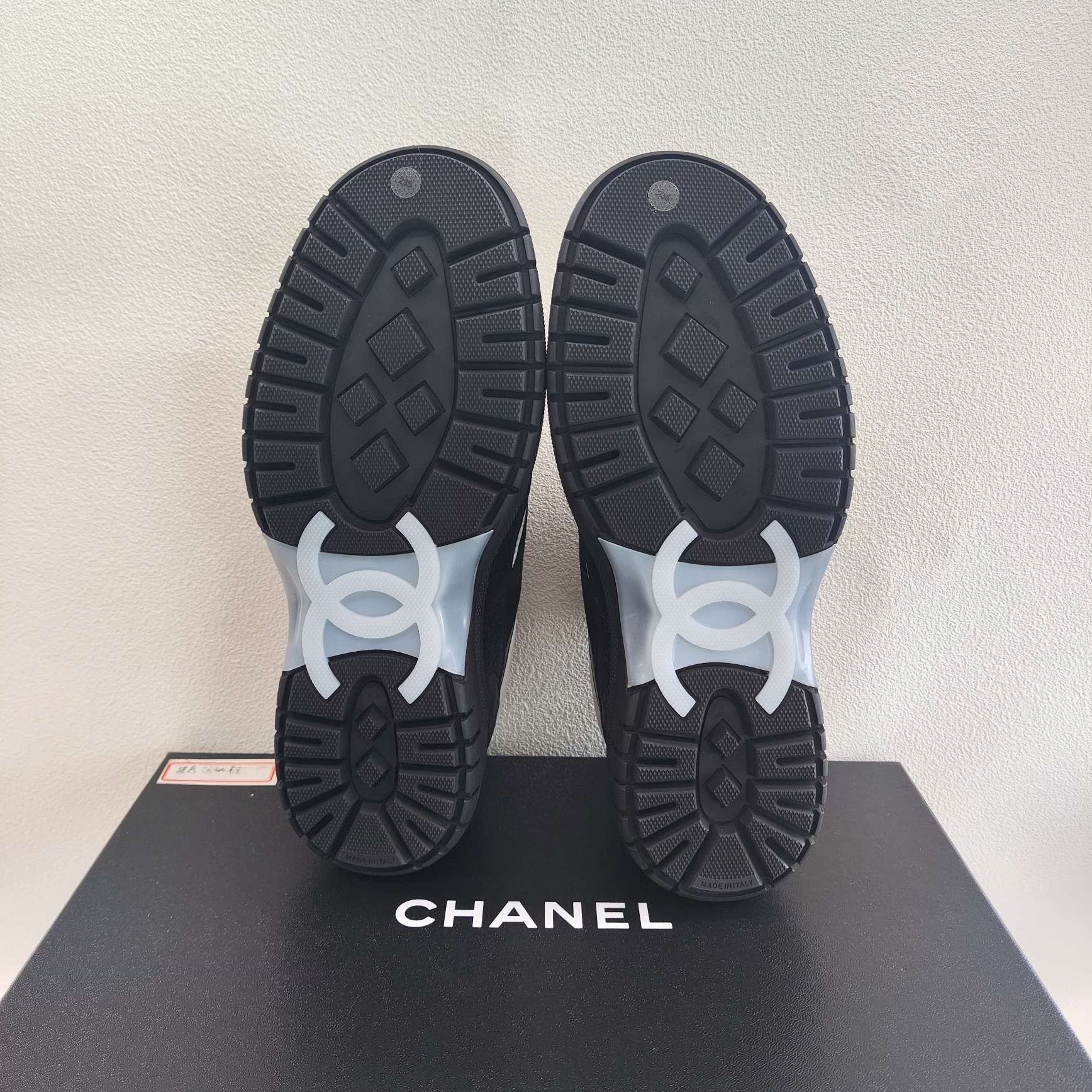 Chanel Chanel Leather Black Lowtop Sneakers us_6-5 Women Size US 6.5 / IT 36.5 - 7 Thumbnail