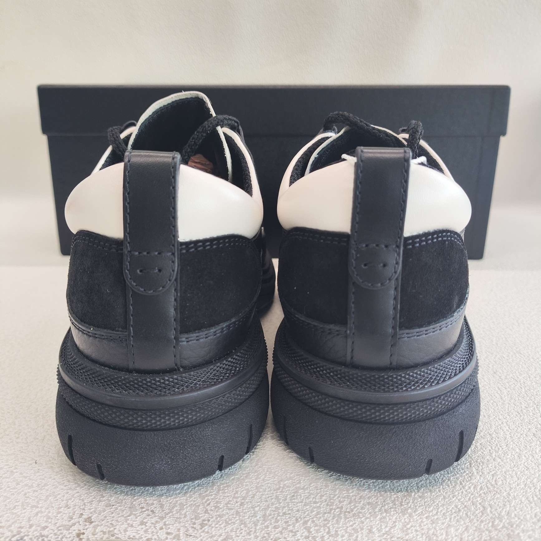 Chanel Chanel Leather Black Lowtop Sneakers us_6-5 Women Size US 6.5 / IT 36.5 - 5 Thumbnail