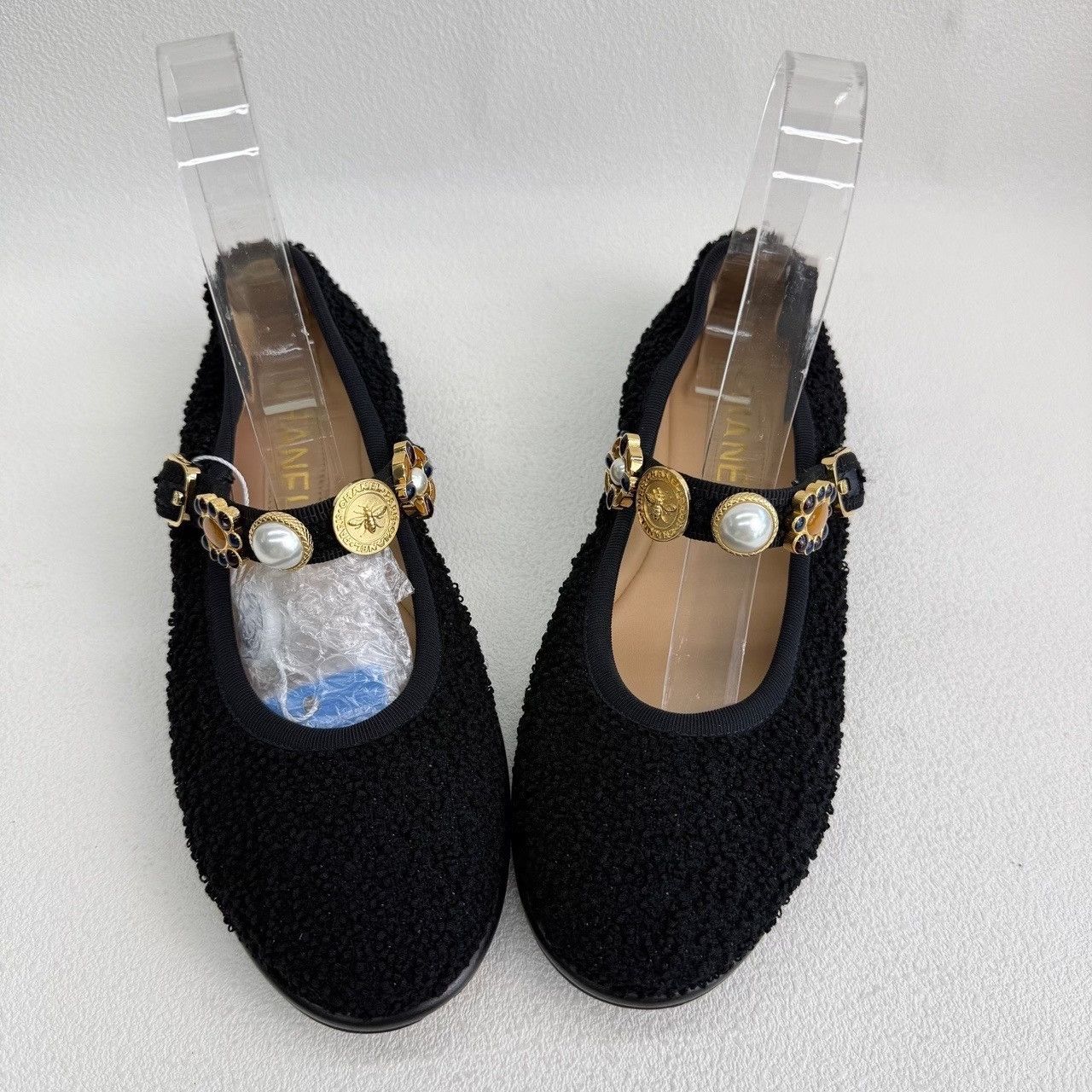 Chanel Chanel Wool Black Lowtop Sneakers us_7-5 Women Size US 7.5 / IT 37.5 - 9 Thumbnail