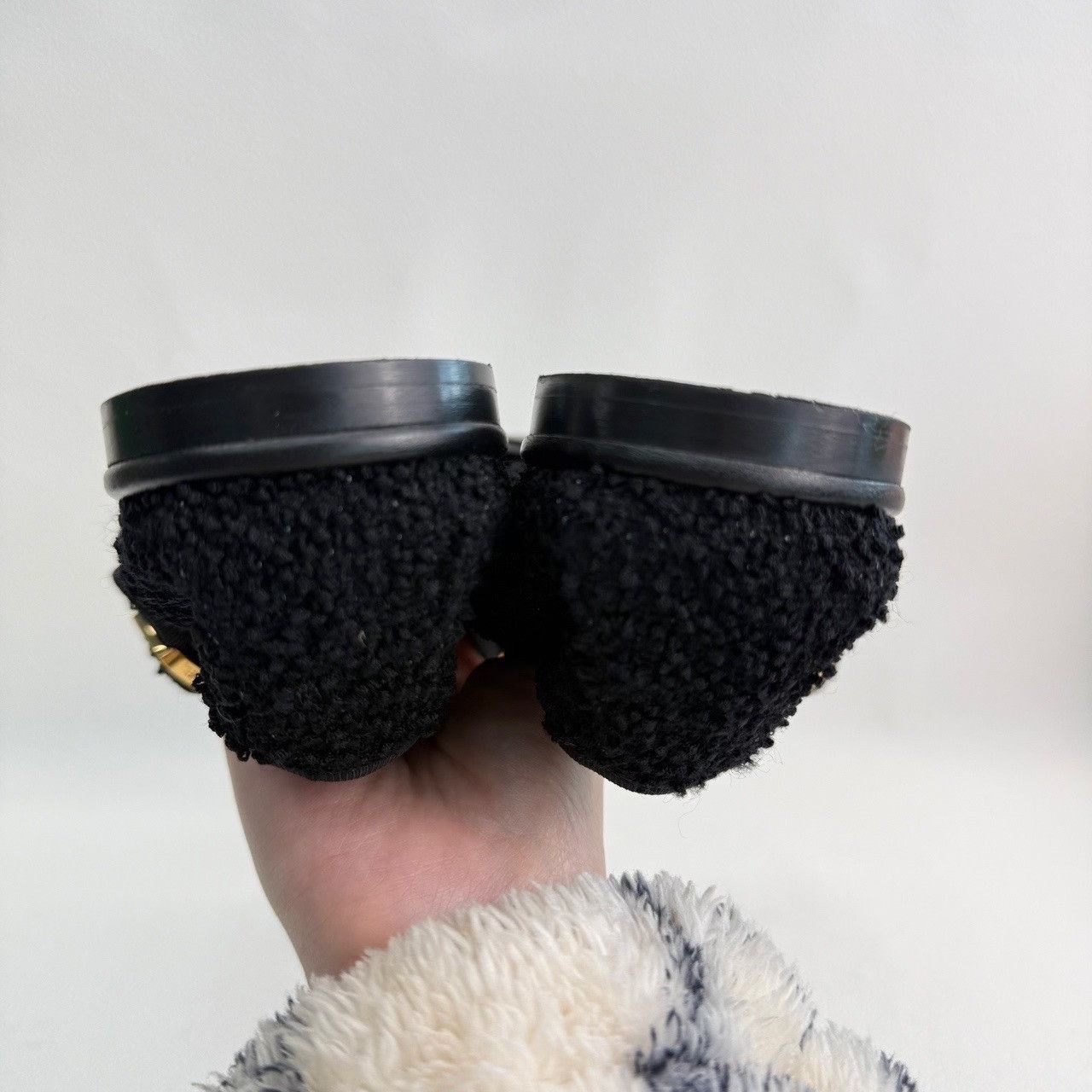 Chanel Chanel Wool Black Lowtop Sneakers us_7-5 Women Size US 7.5 / IT 37.5 - 6 Thumbnail