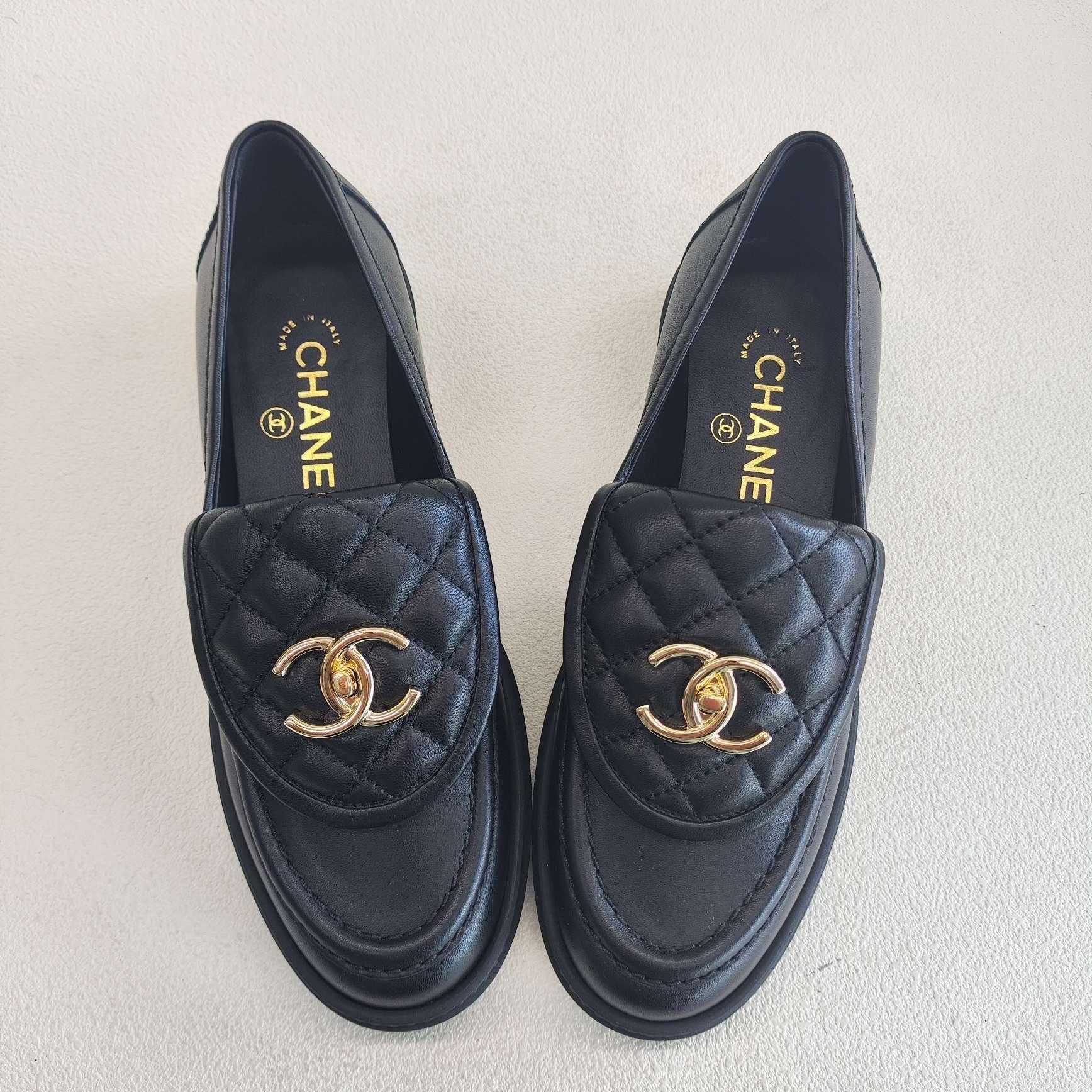 Chanel Chanel Black Lowtop Sneakers us_6 Women Size US 6 / IT 36 - 9 Thumbnail