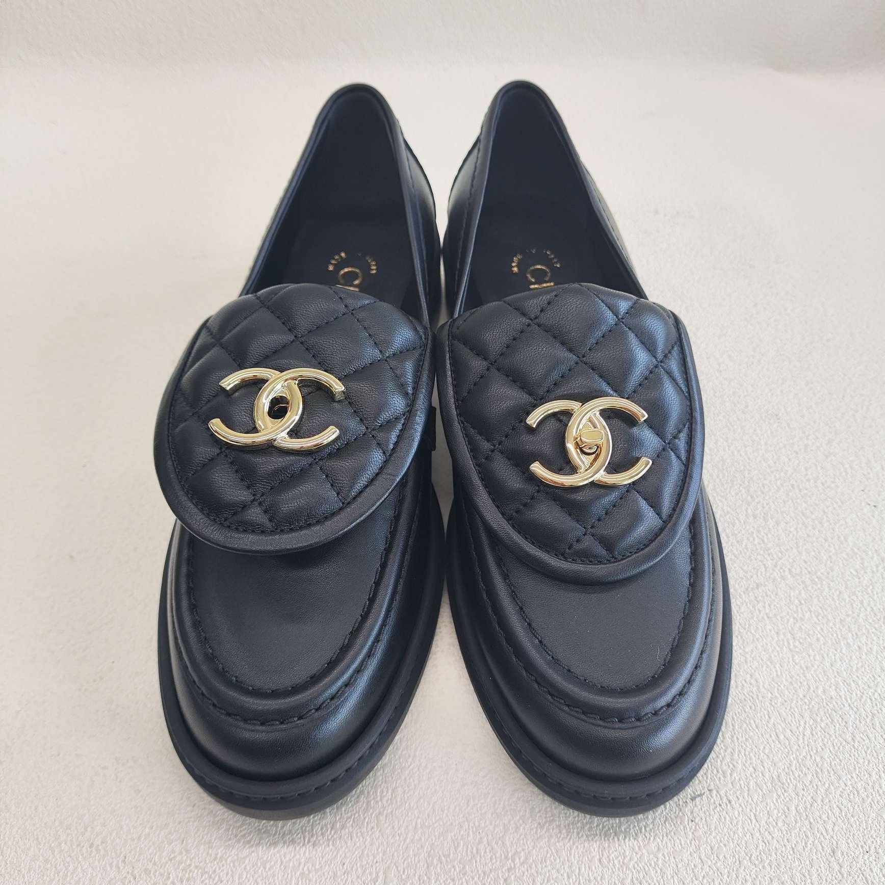Chanel Chanel Black Lowtop Sneakers us_6 Women Size US 6 / IT 36 - 2 Thumbnail