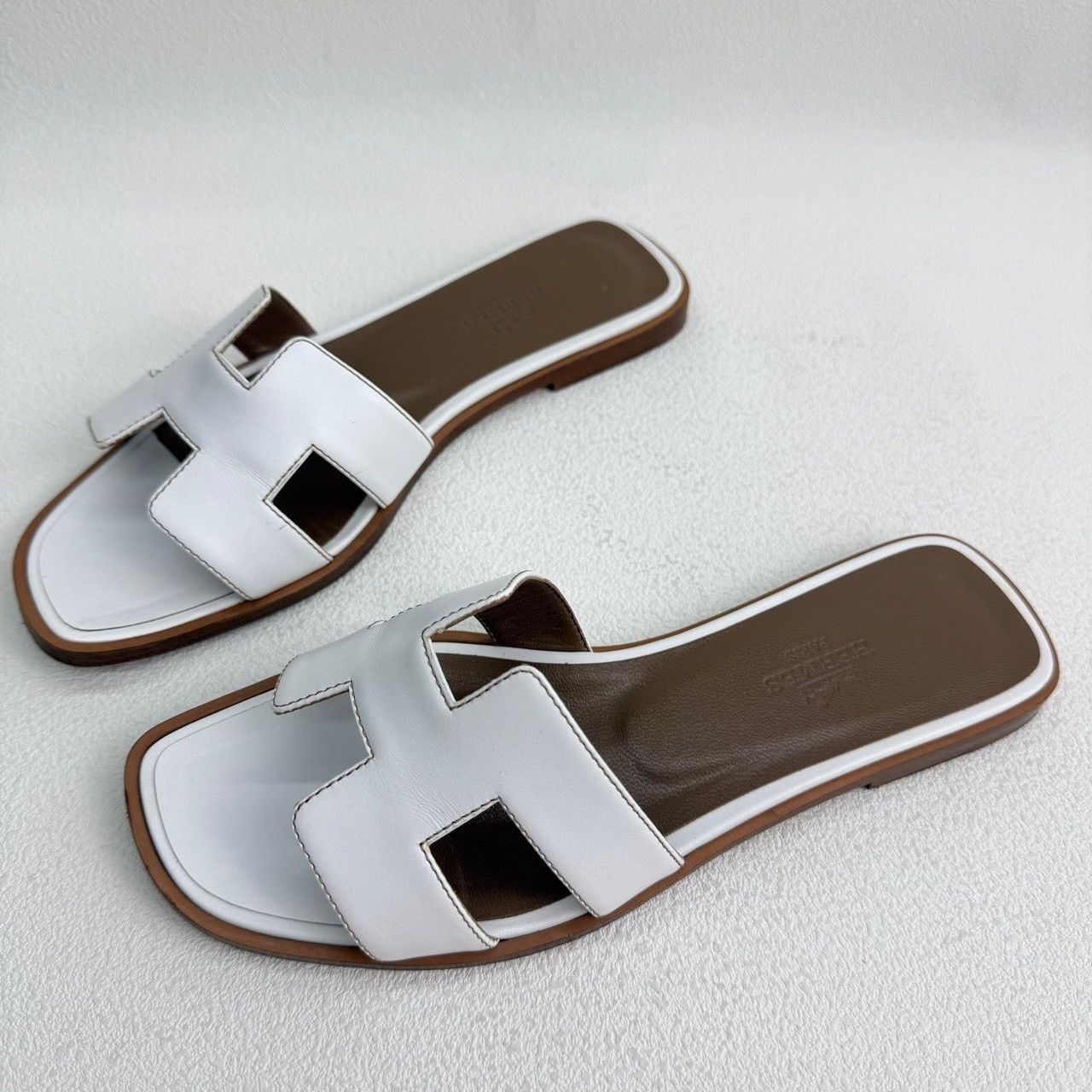 Hermes Hermes White Sandals us_5 Women Size US 5 / IT 35 - 2 Thumbnail