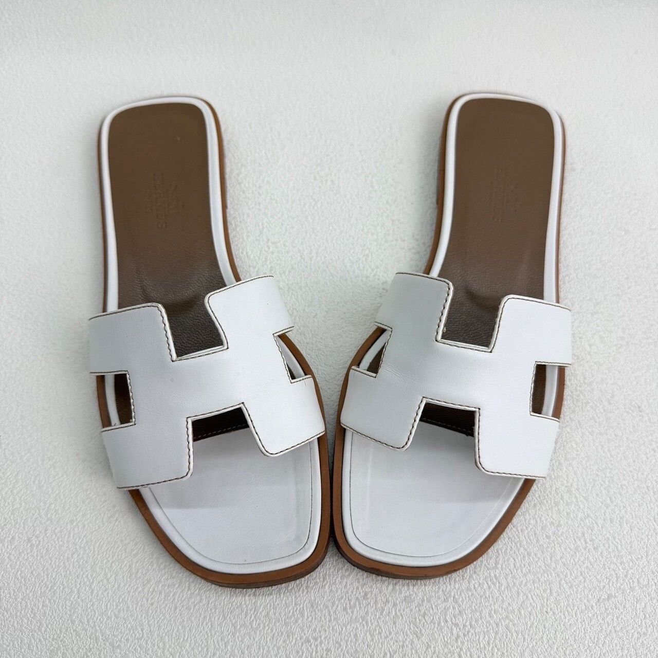 Hermes Hermes White Sandals us_5 Women Size US 5 / IT 35 - 9 Thumbnail