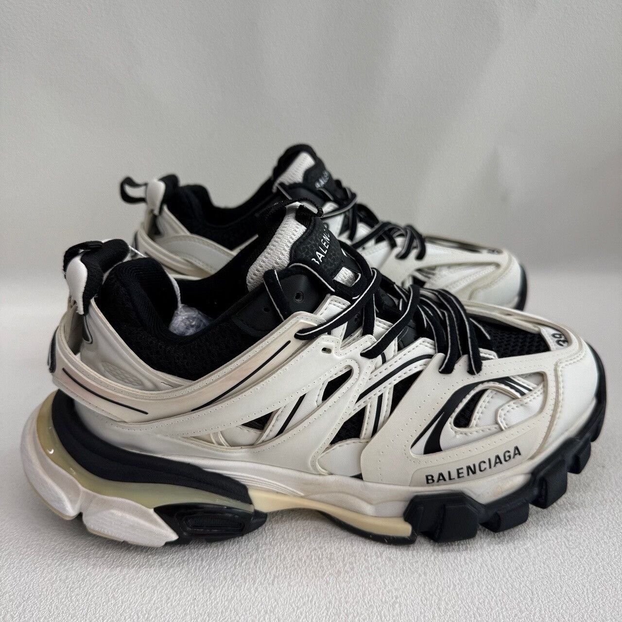 Balenciaga Balenciaga Distressed Black Lowtop Sneakers 6.5 Men Size US 6.5 / EU 39-40 - 4 Thumbnail