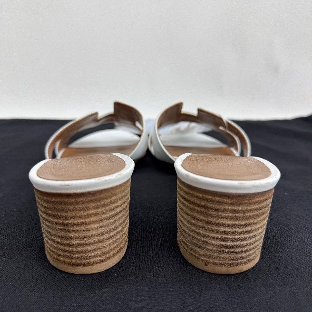 Hermes Hermes White Sandals us_6 Women Size US 6 / IT 36 - 5 Thumbnail